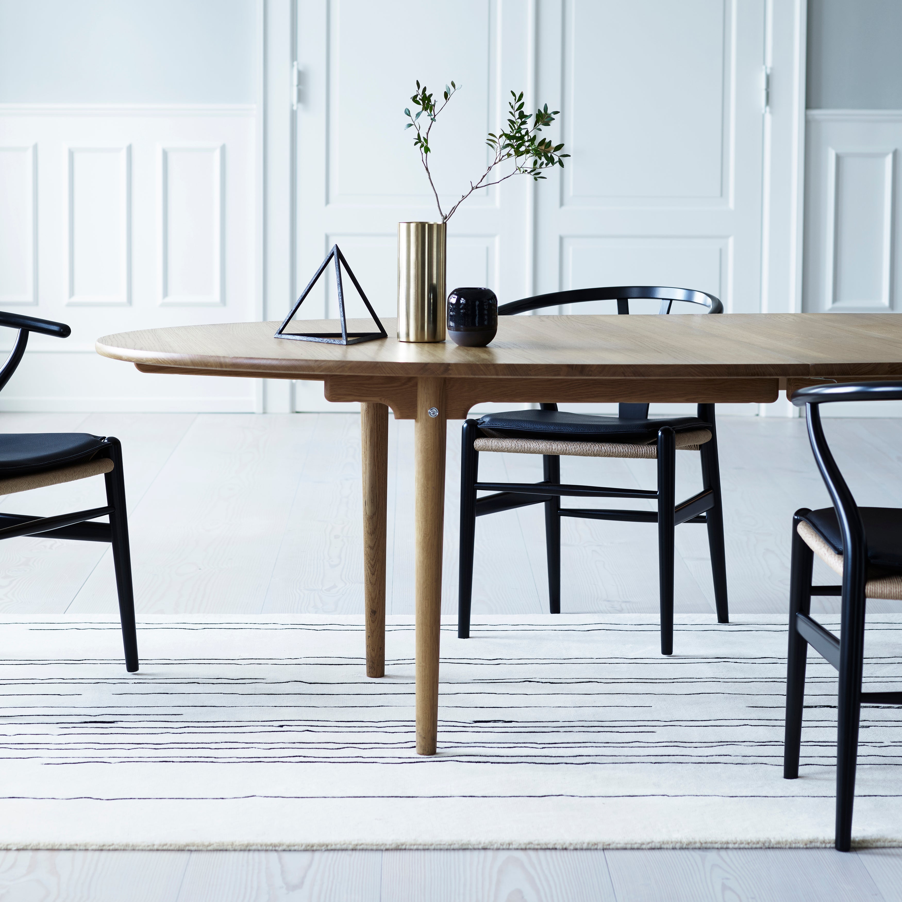 CH339 Dining Table