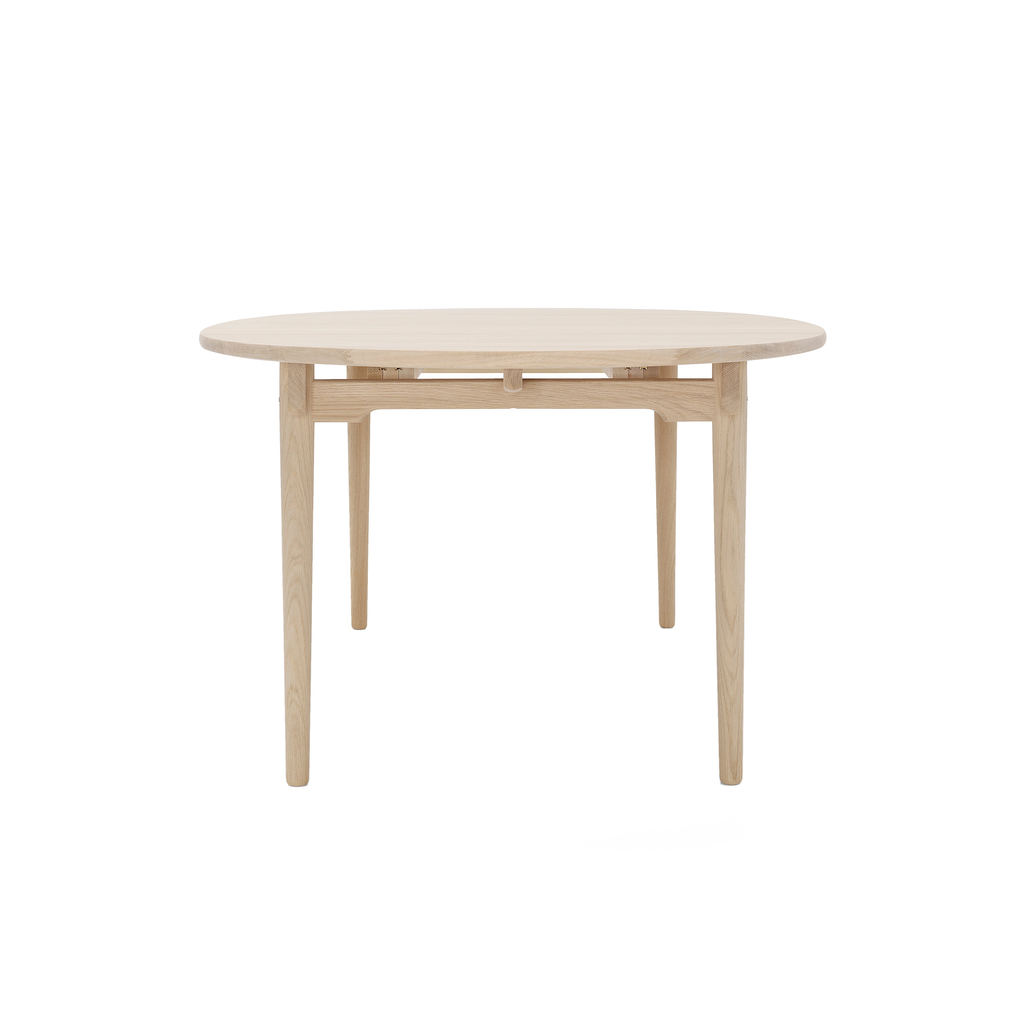 CH338 Dining Table: Soaped Oak
