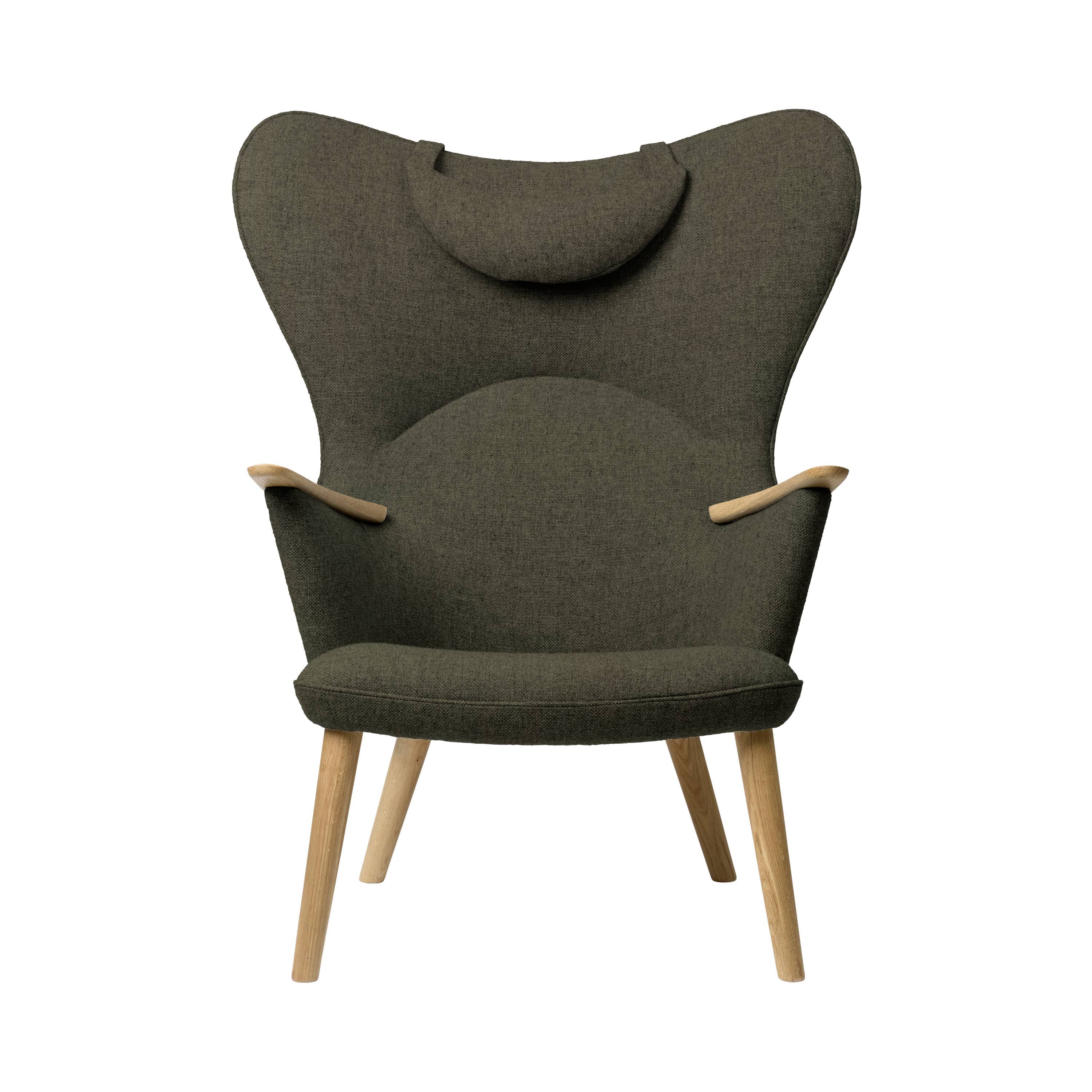 CH78 Mama Bear Lounge Chair: Oiled Oak + With Neck Pillow