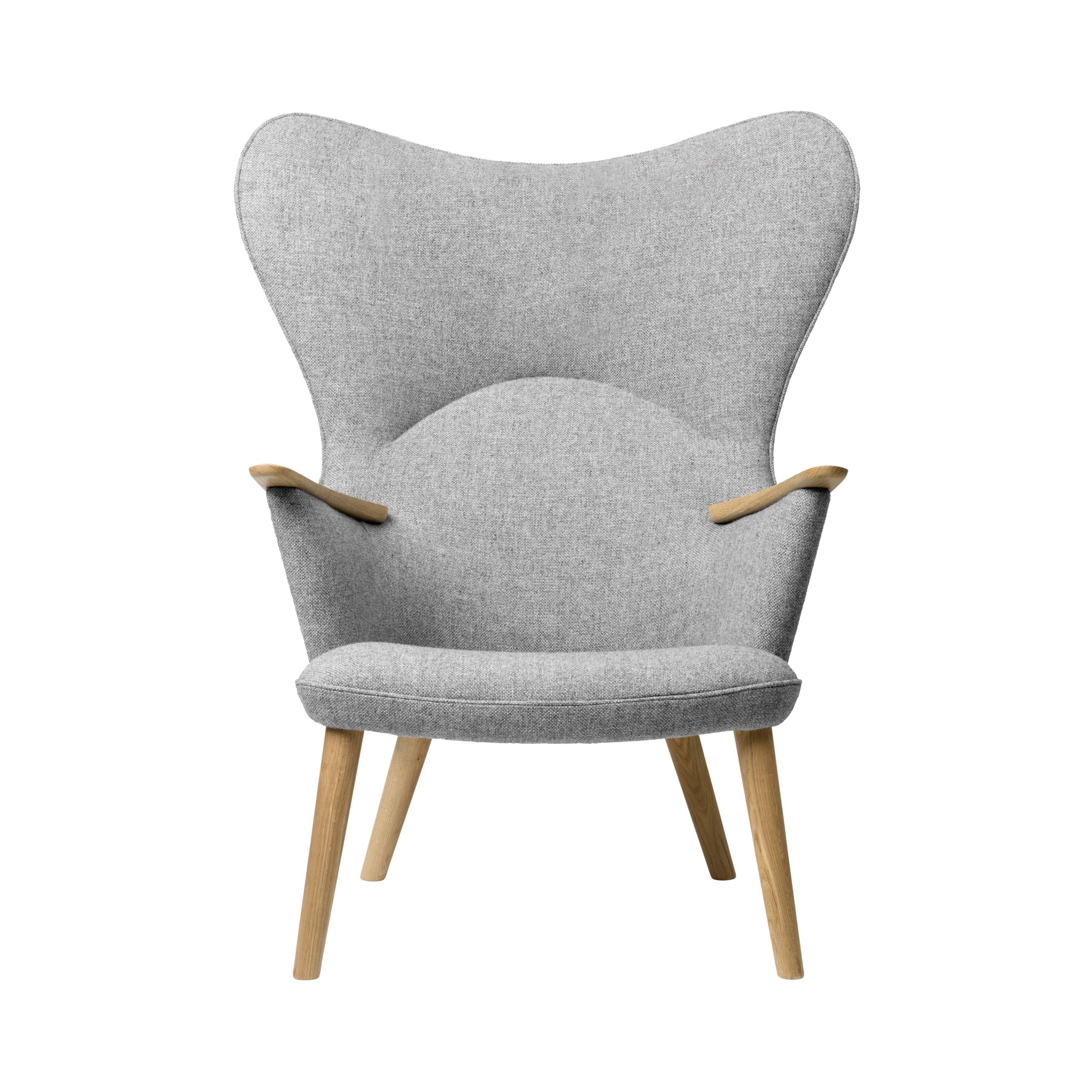 CH78 Mama Bear Lounge Chair: Oiled Oak + Without Neck Pillow