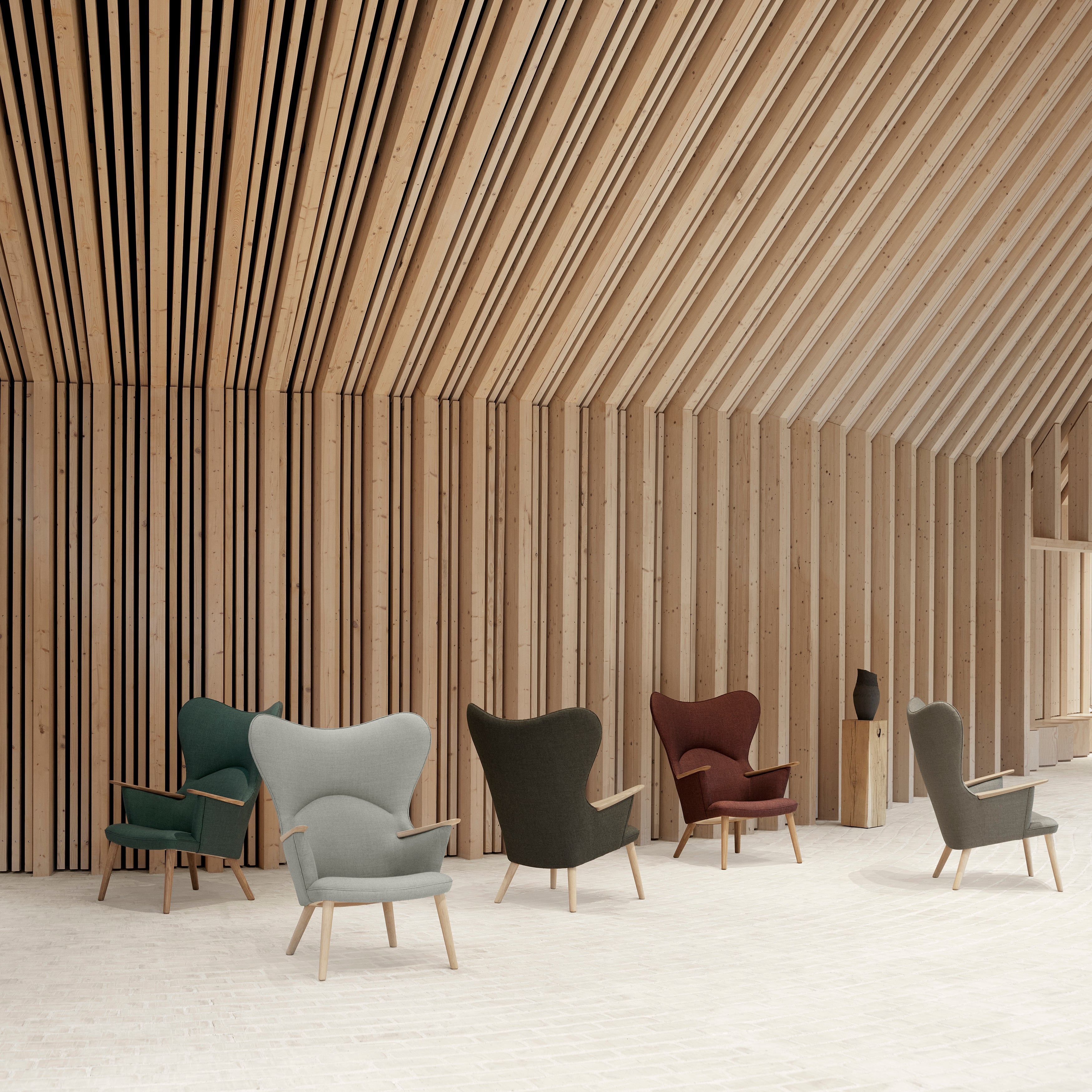 CH78 Mama Bear Lounge Chair