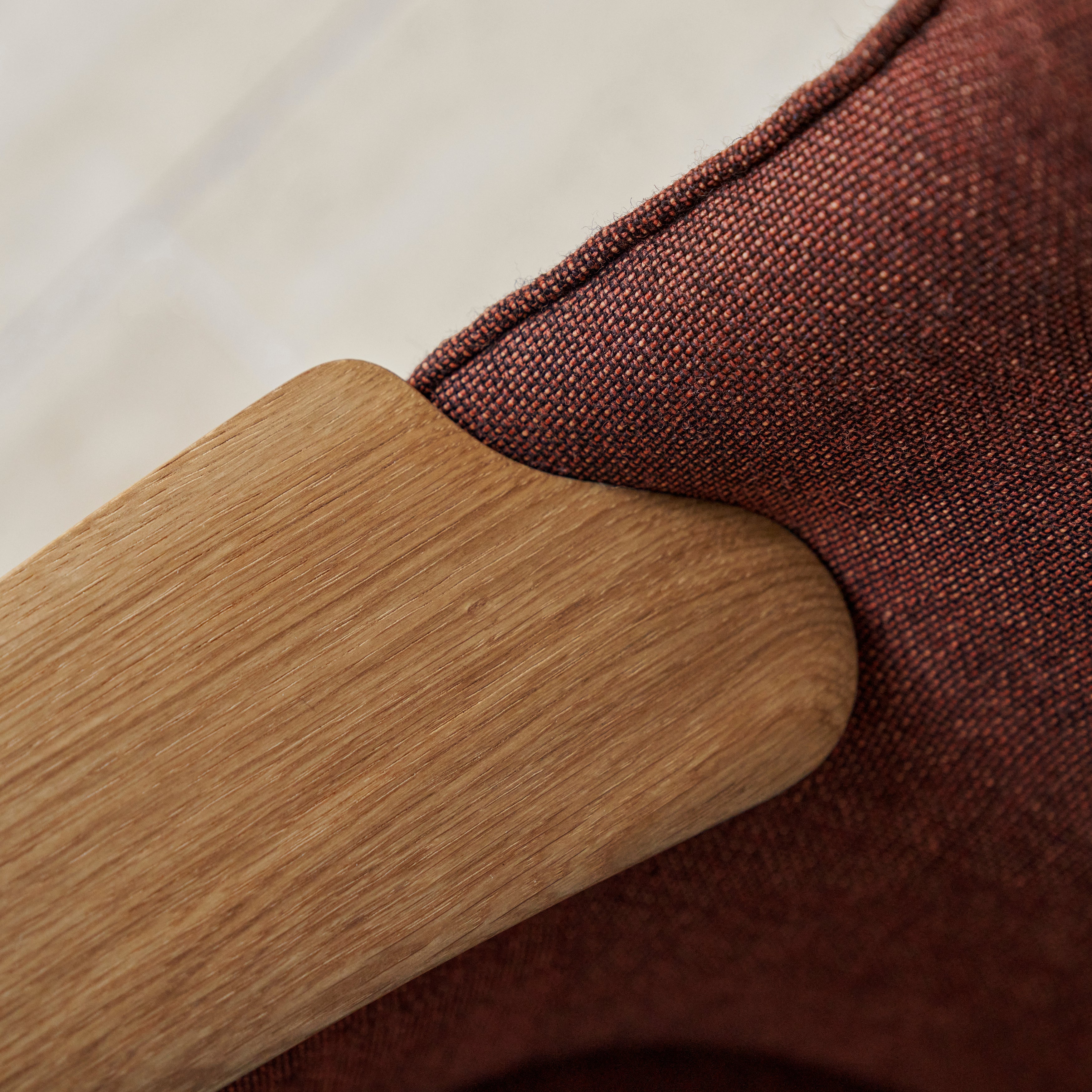 CH78 Mama Bear Lounge Chair