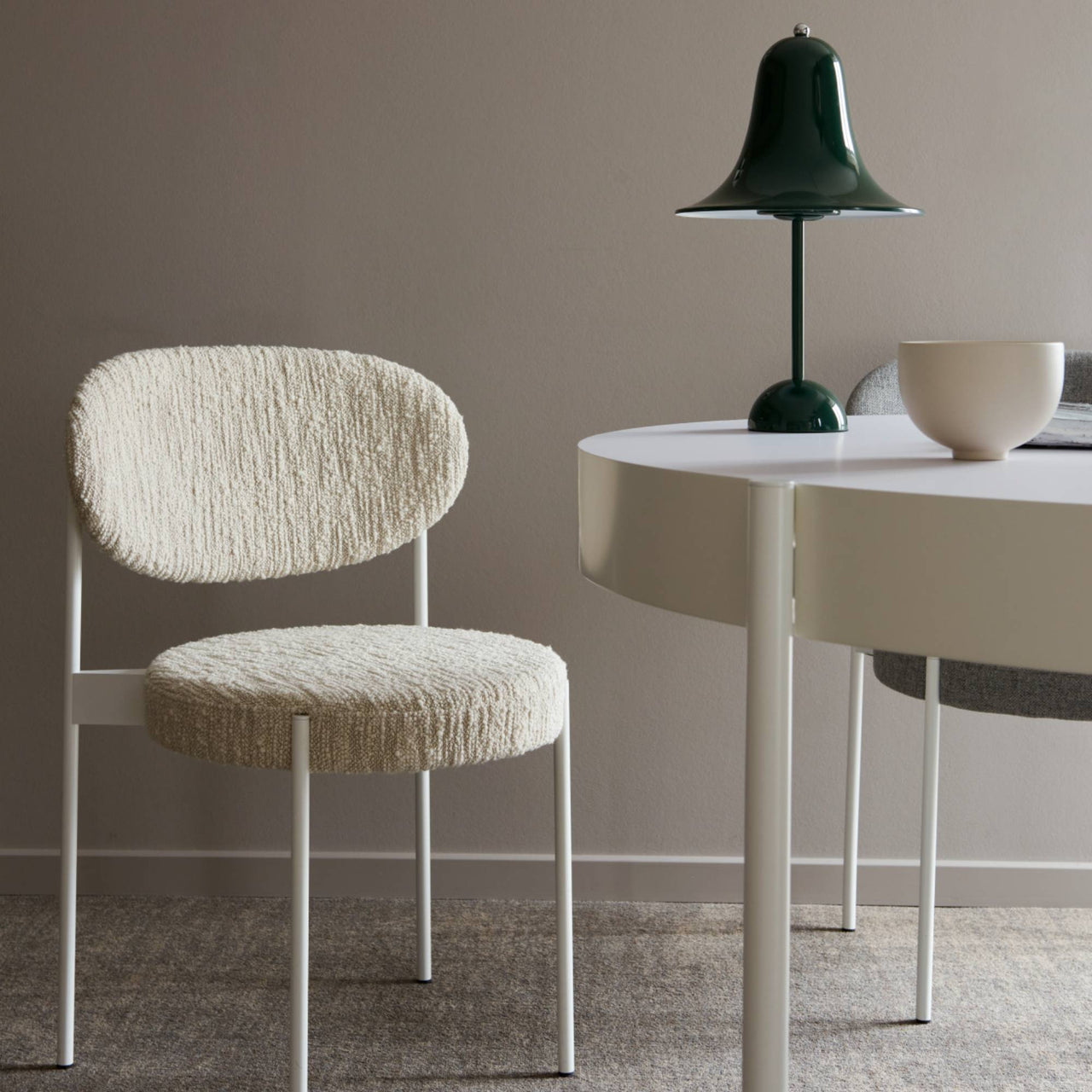Series 430 Chair: Stacking