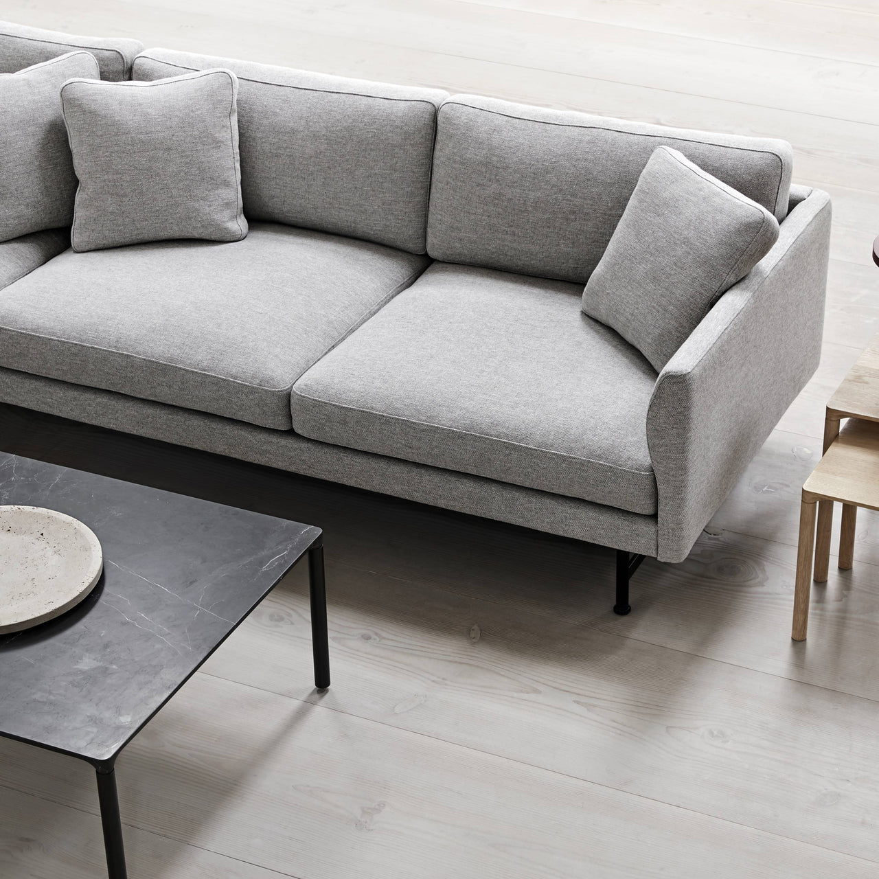 Calmo 3 Seater Sofa: Metal Base