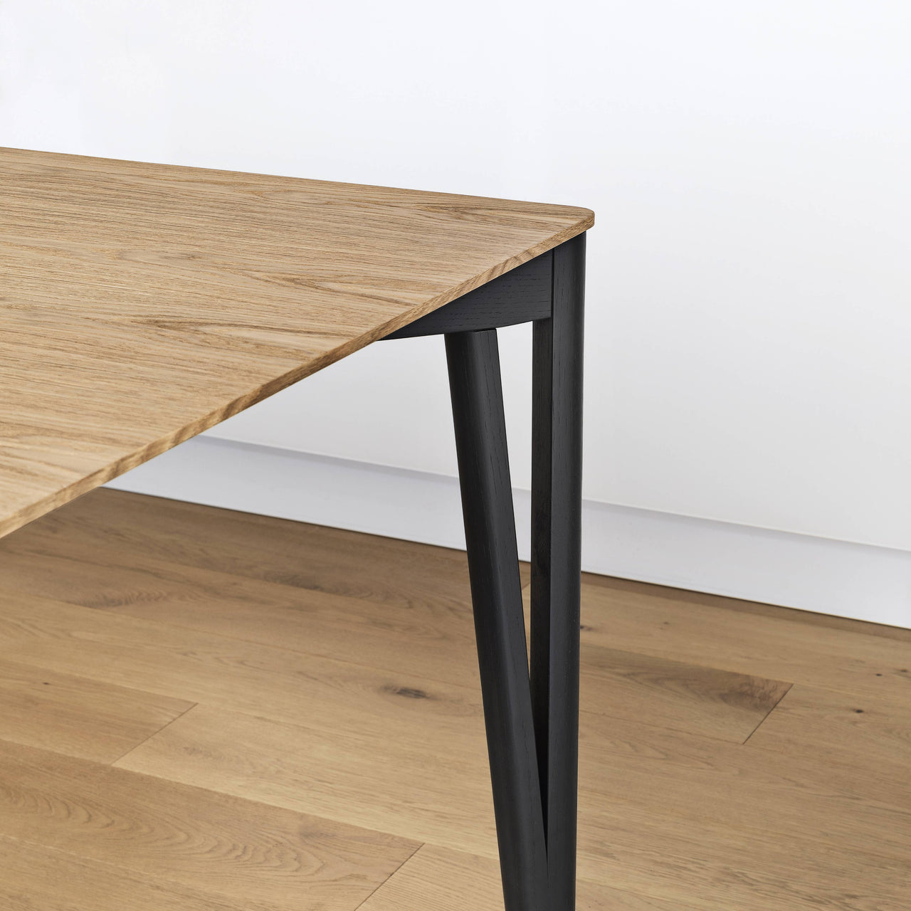 Decapo Fixed Dining Table: Small