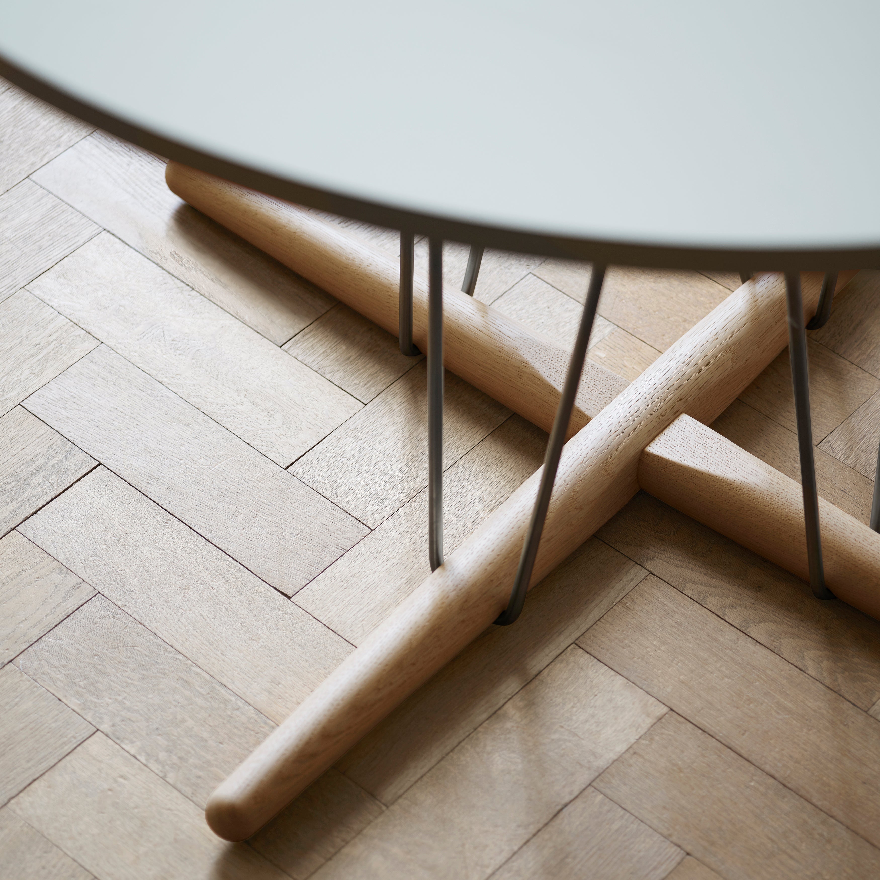 E021 Embrace Lounge Table