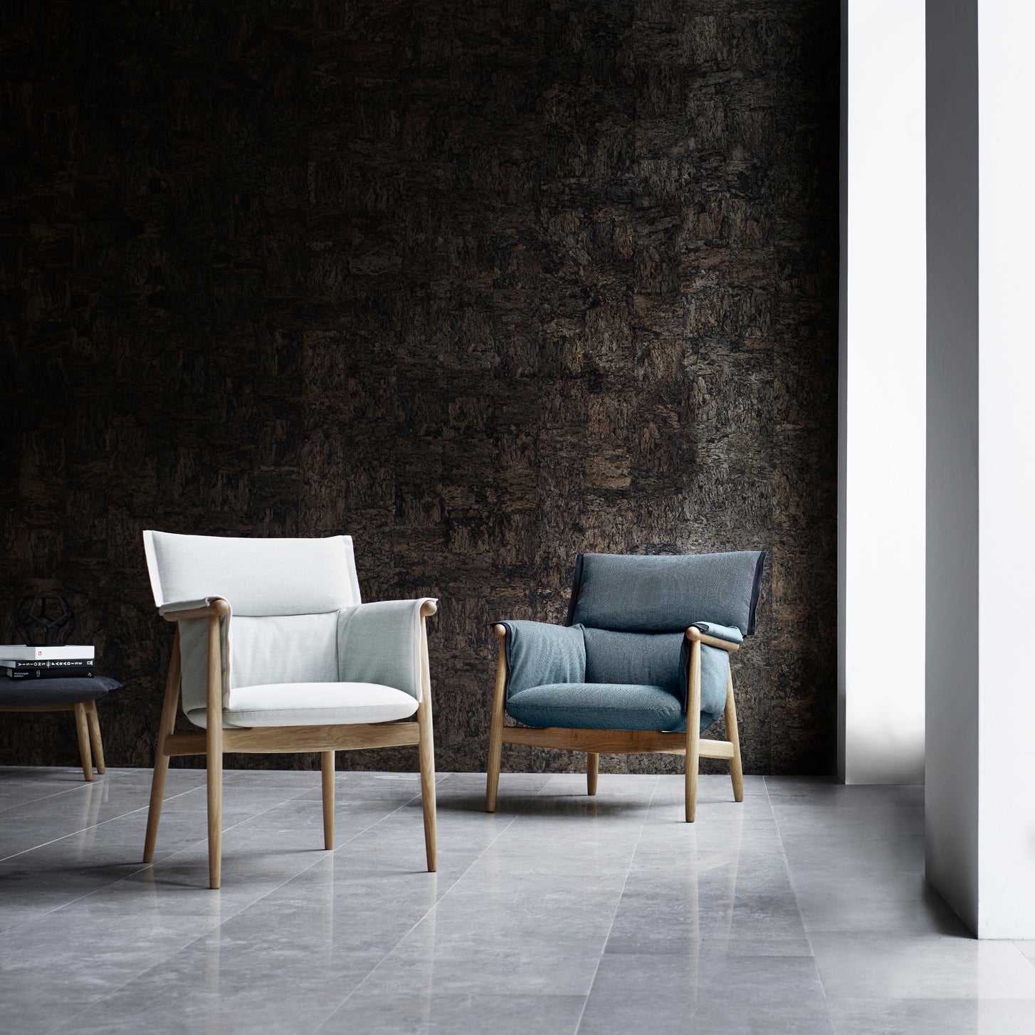 E015 Embrace Lounge Chair: Dark Blue Edging Strip