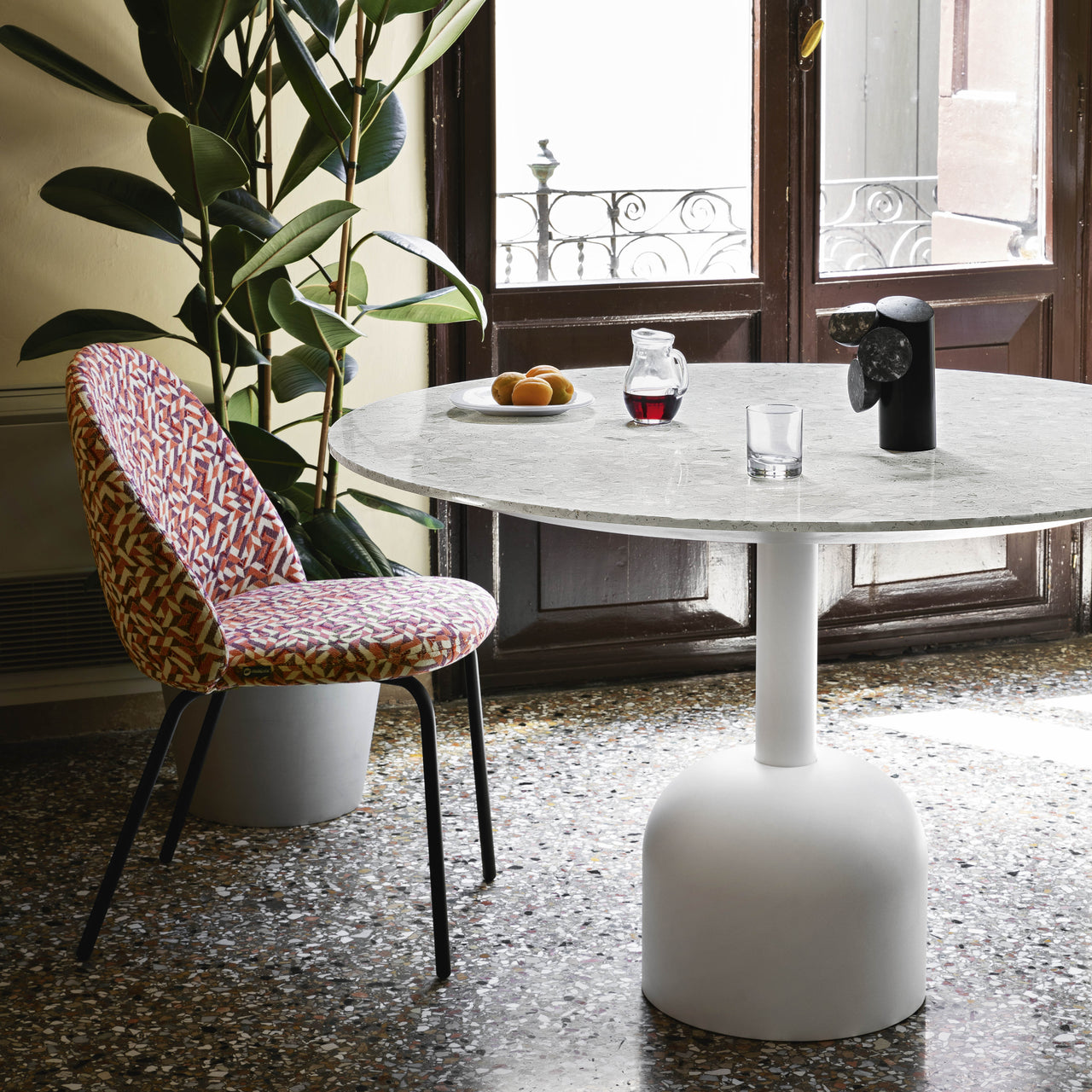 Illo Large Round Dining Table
