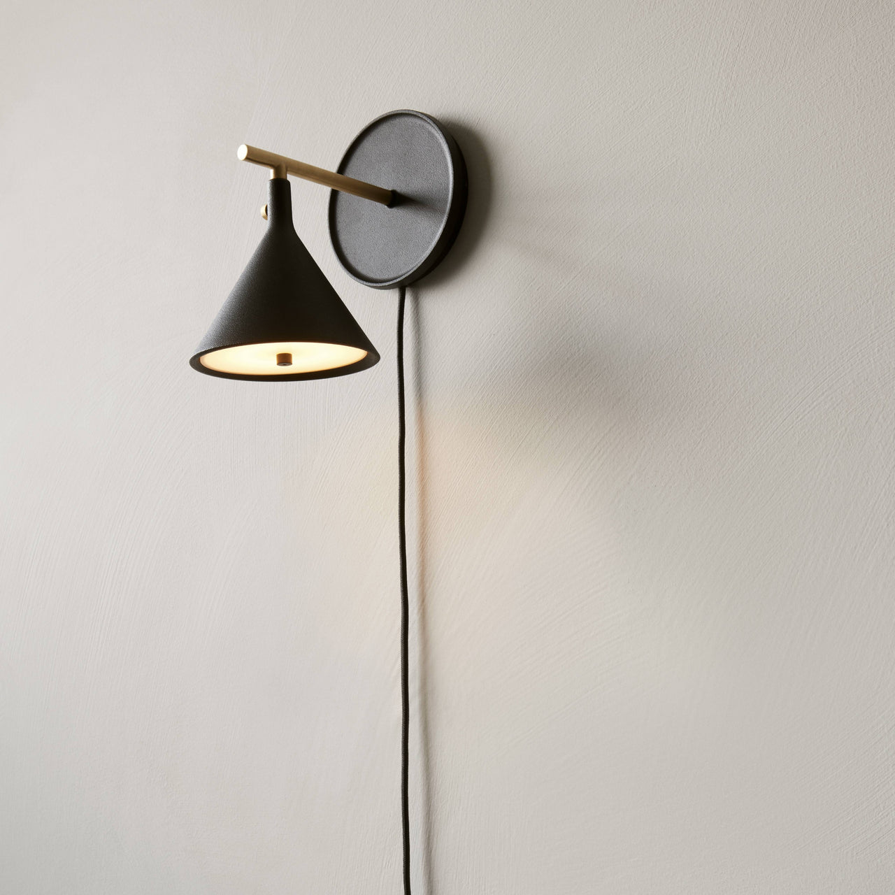 Cast Sconce Wall Lamp