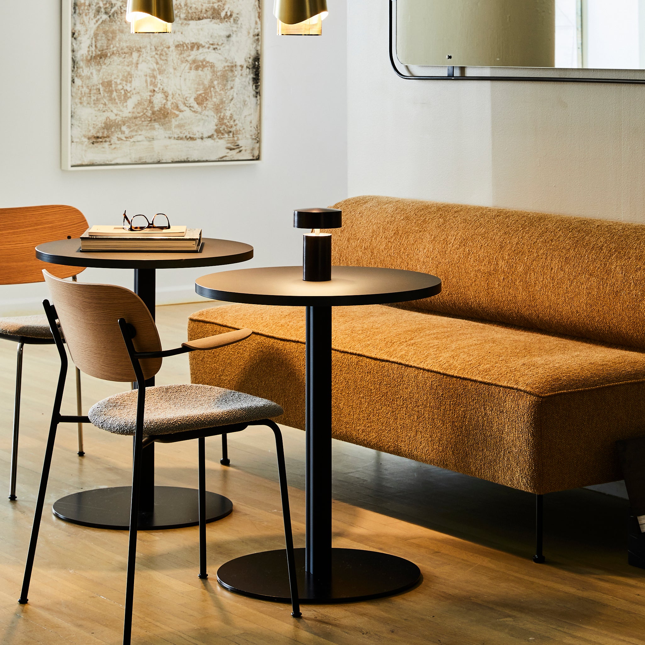 Harbour Column Round Bar + Counter Table