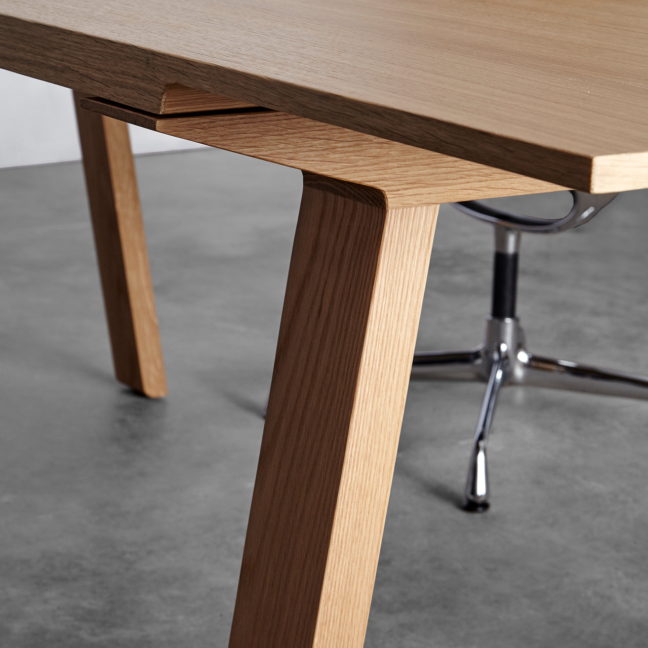 Mitis Table: Small