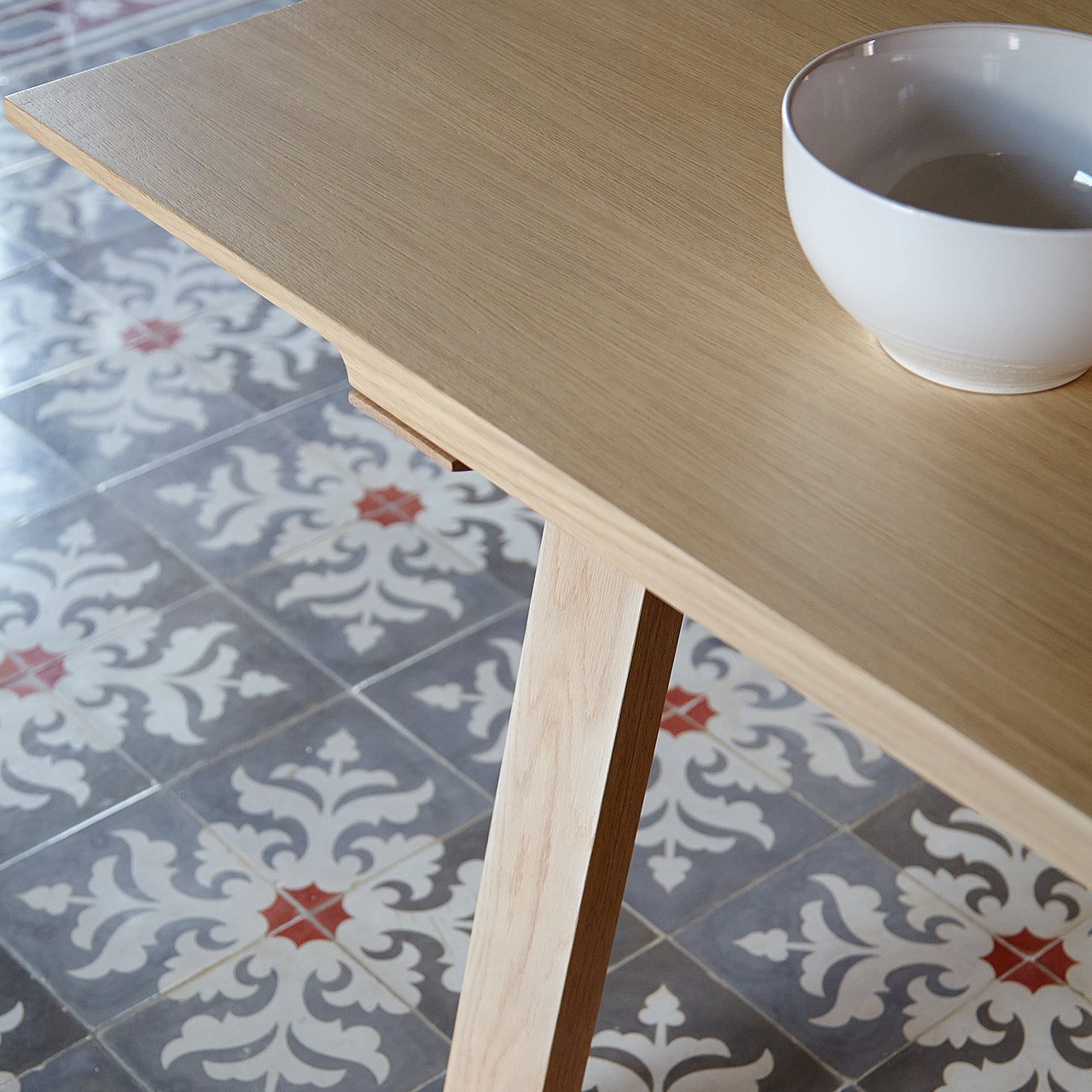 Mitis Table: Medium