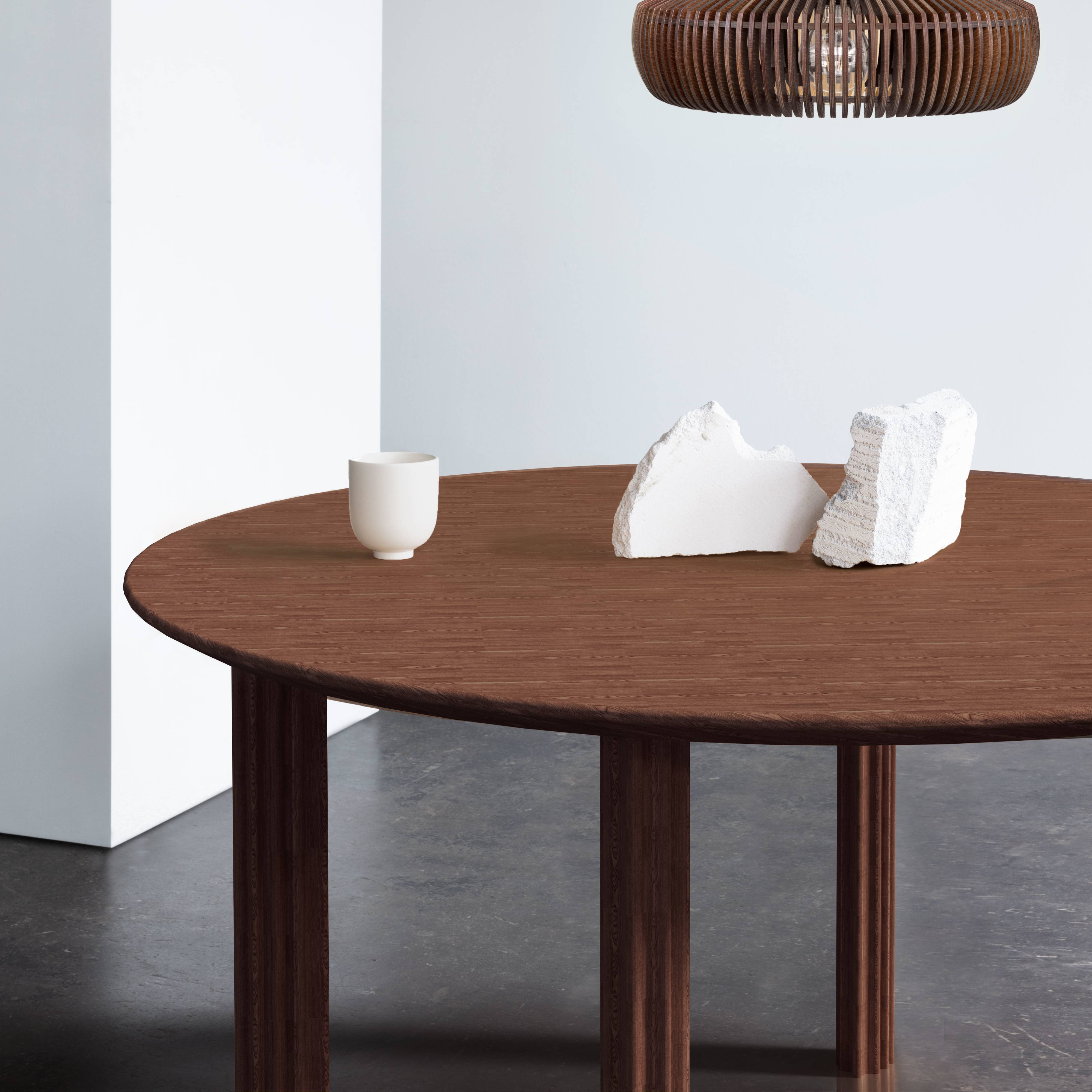 Comfort Circle Dining Table