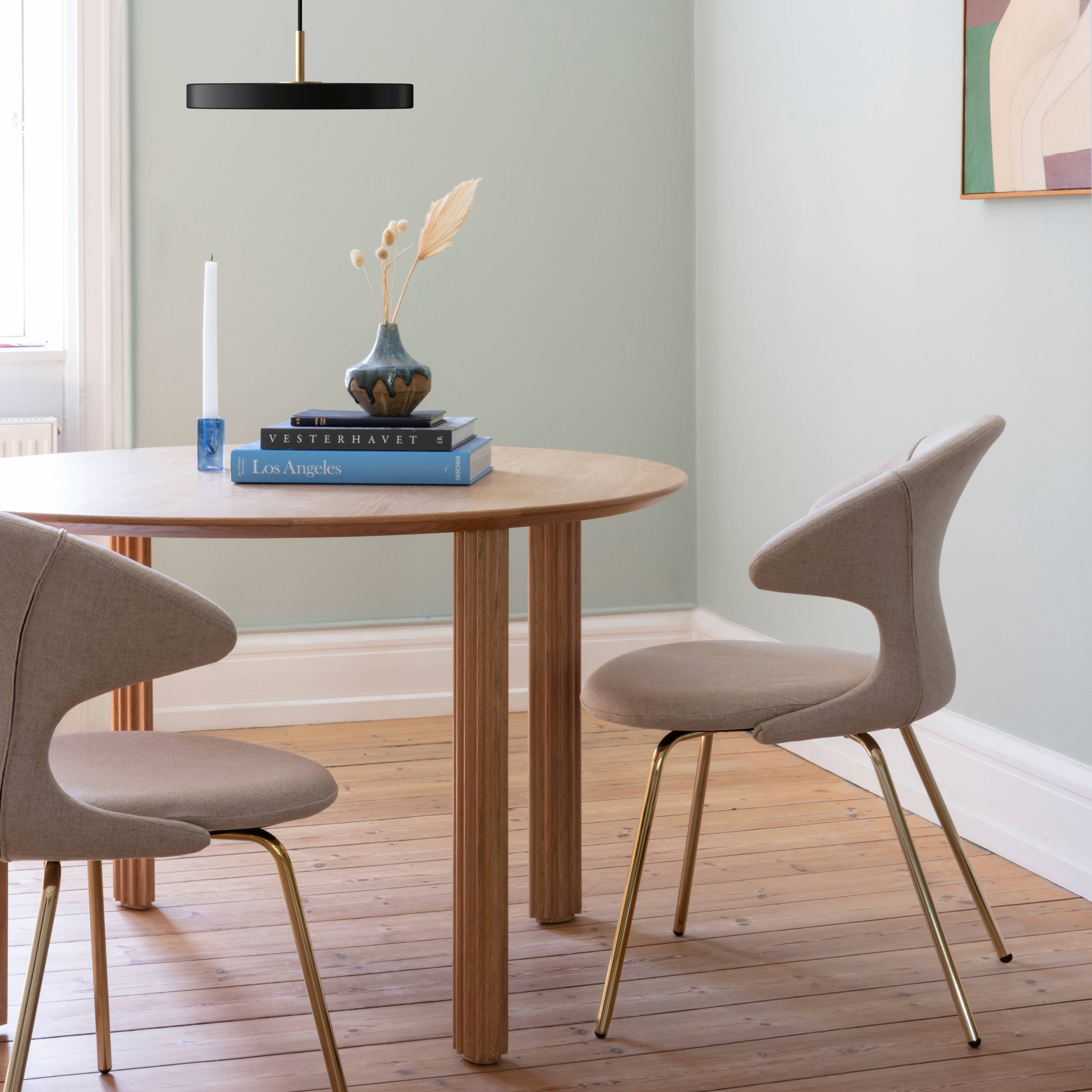 Comfort Circle Dining Table