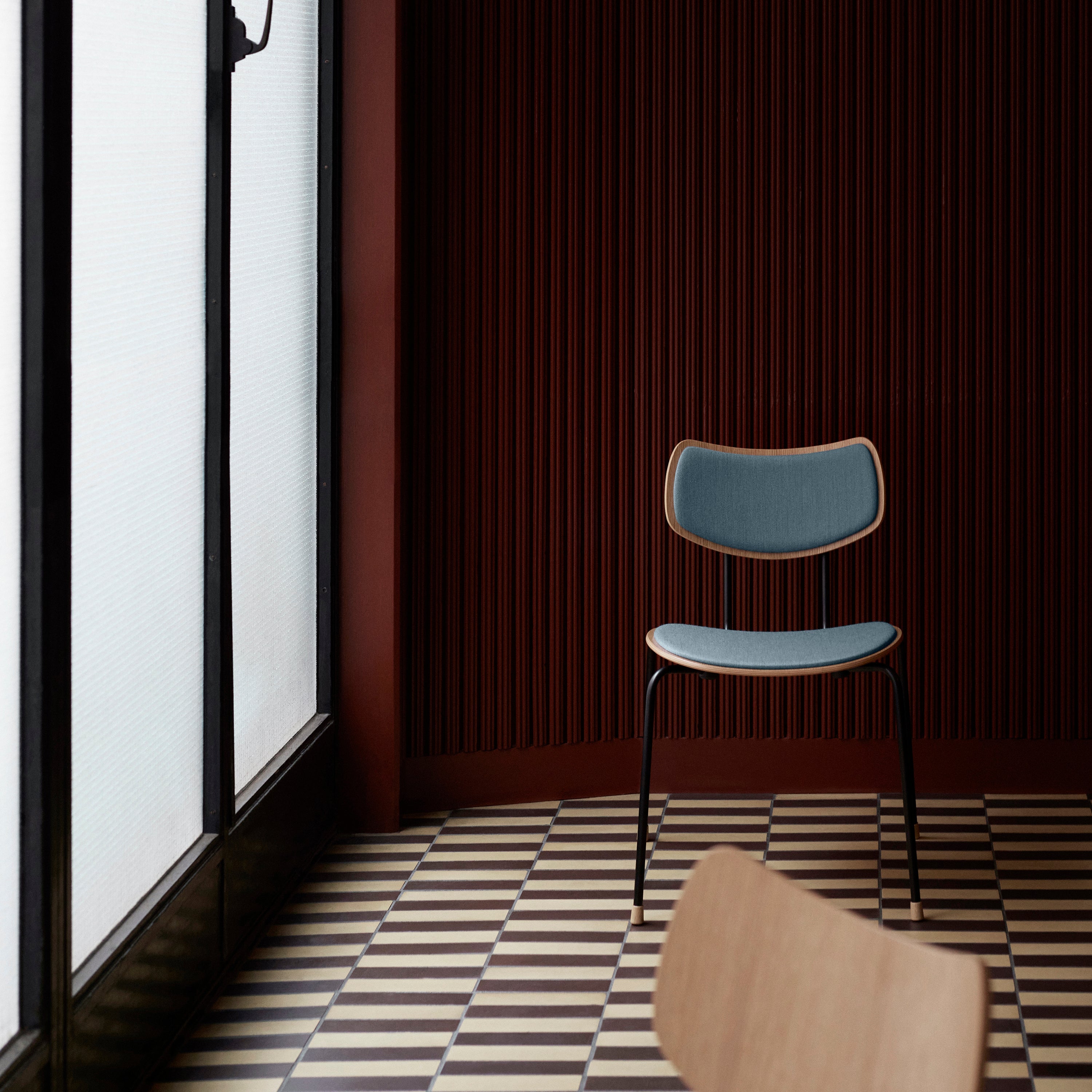 VLA26P Stacking Vega Chair