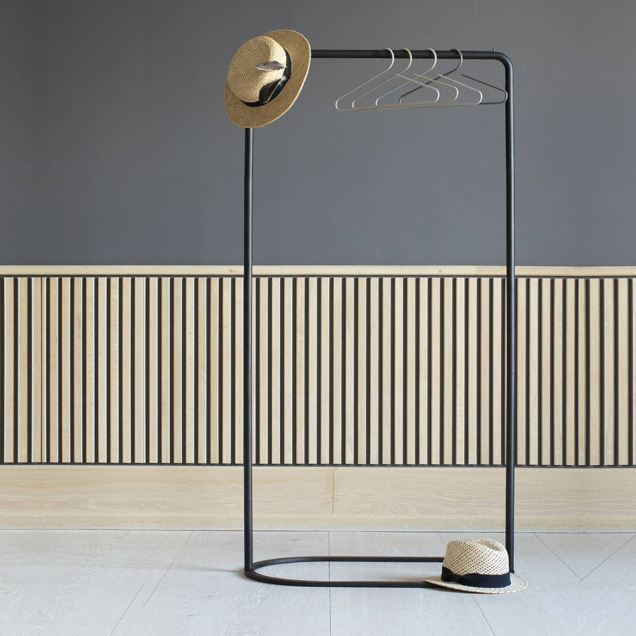 O&O Clothes Rack: Quick Ship