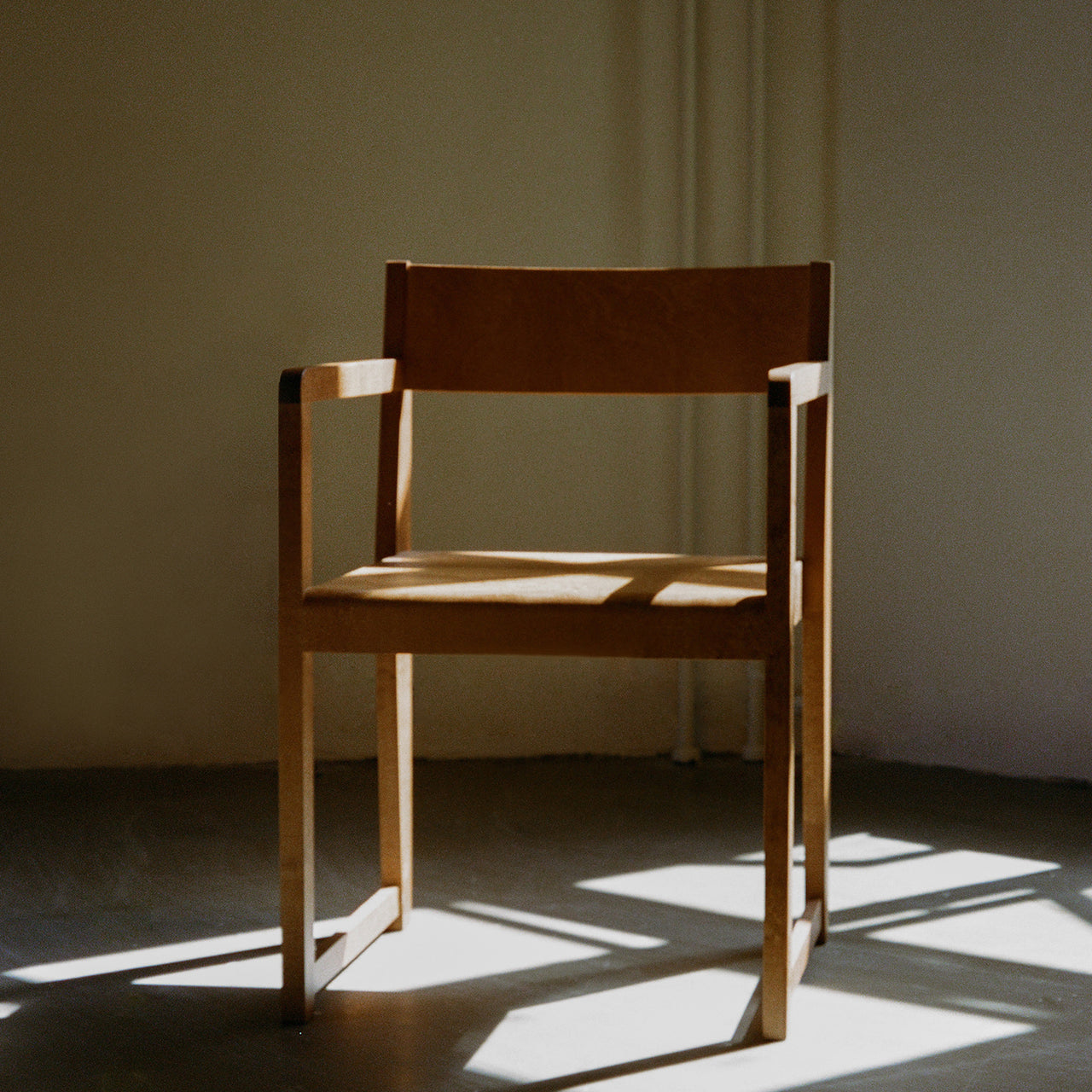 01 Arm Chair + LS