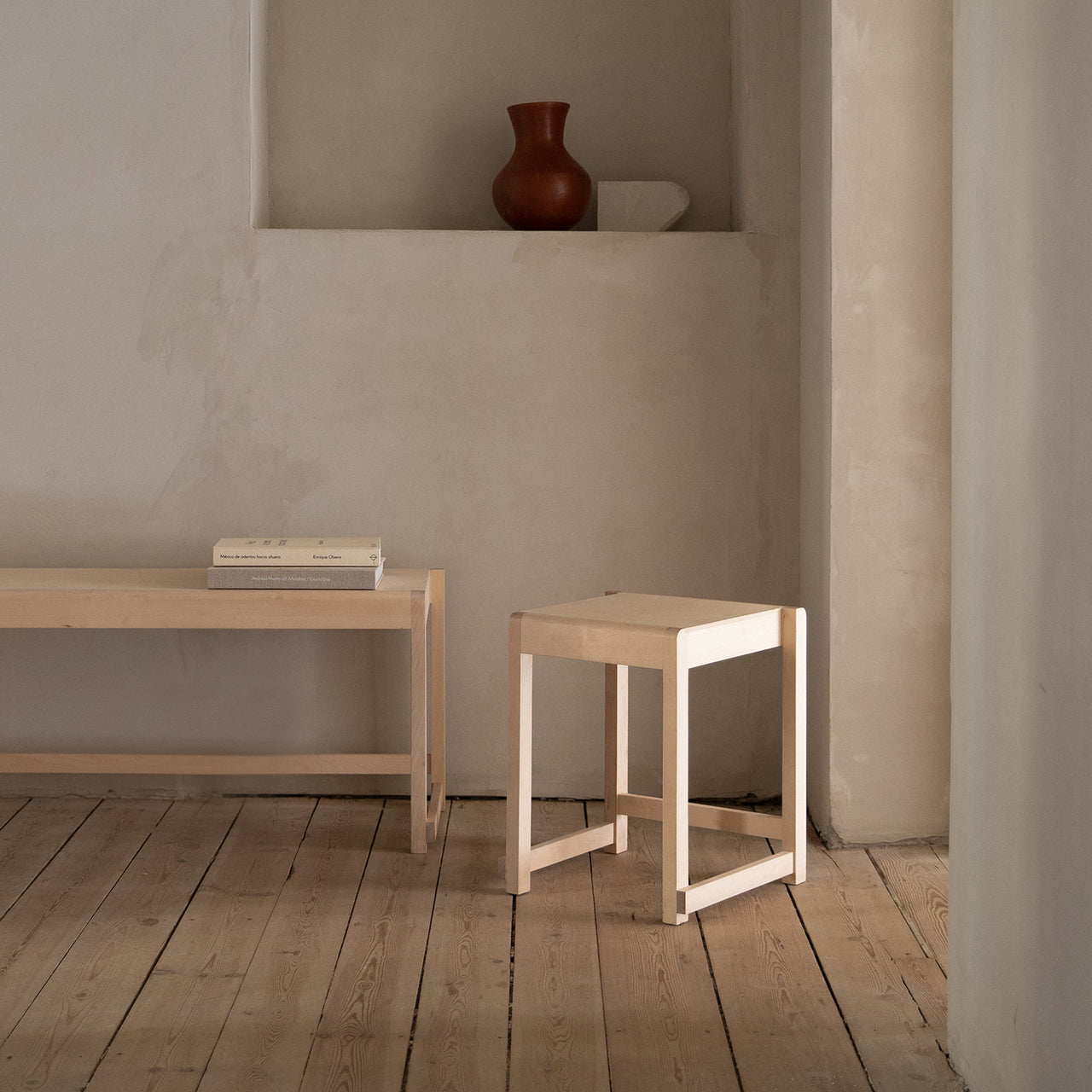 01 Low Stool: LS
