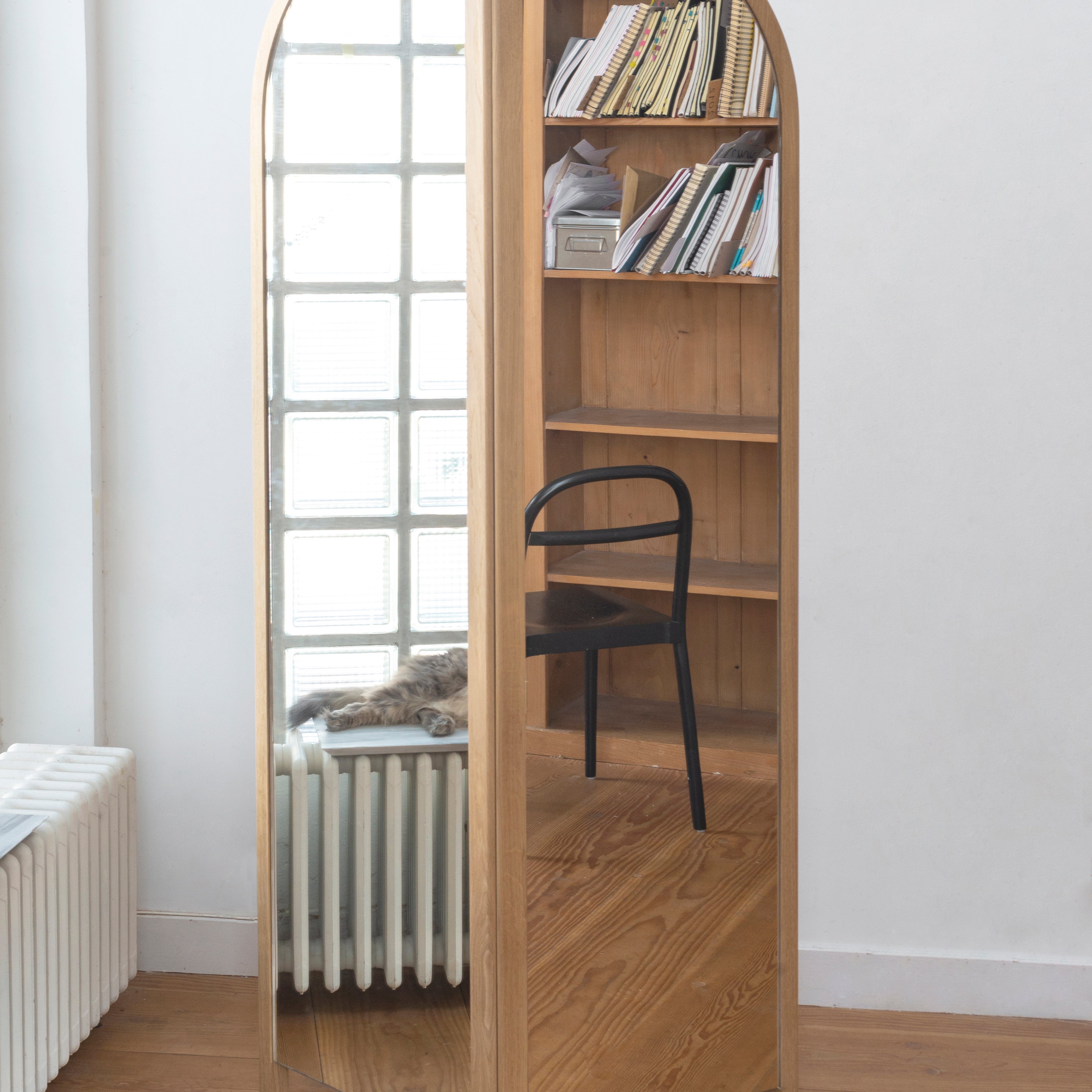 Cabine Dresser with Mirror