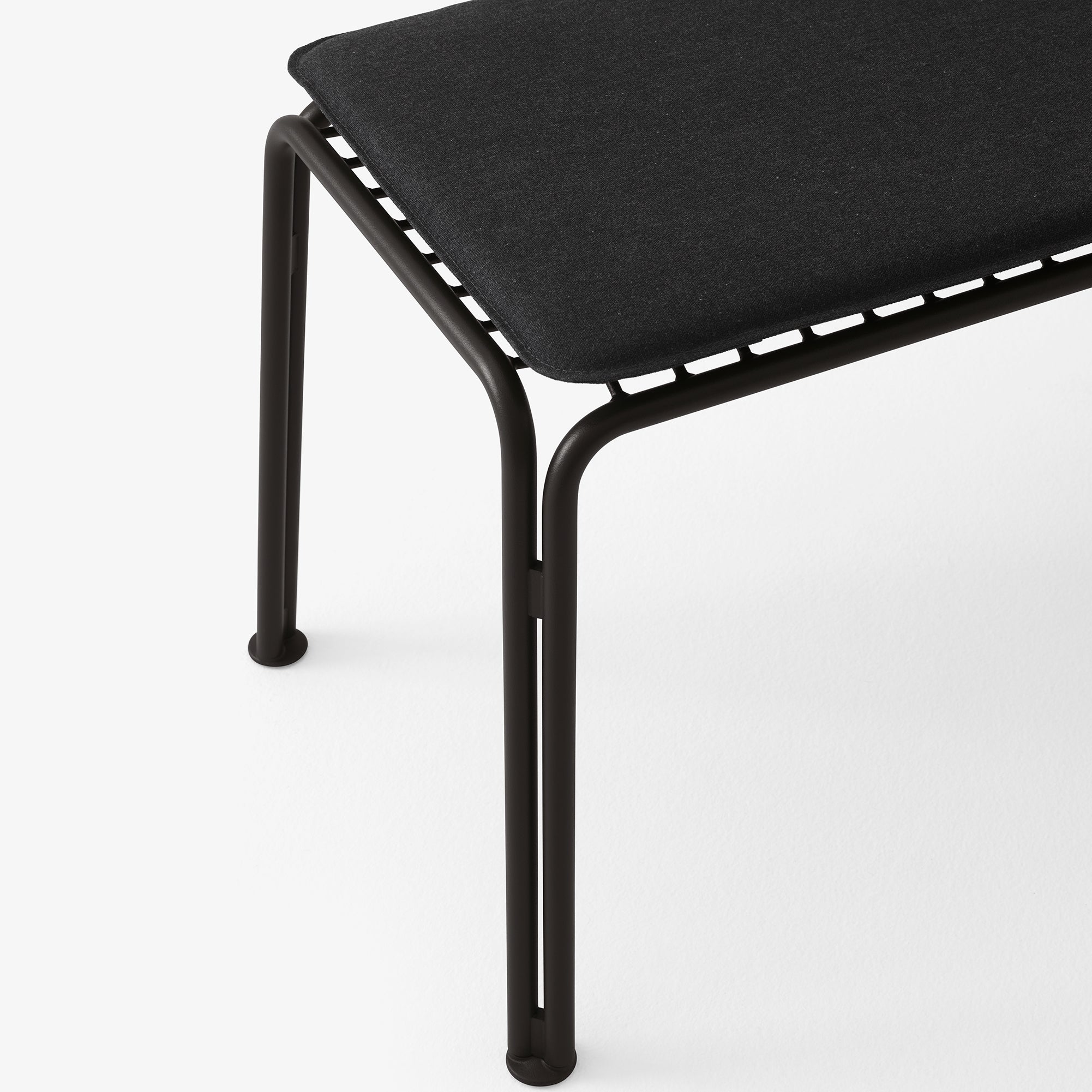 Thorvald SC112 Outdoor Bench with Seatpad