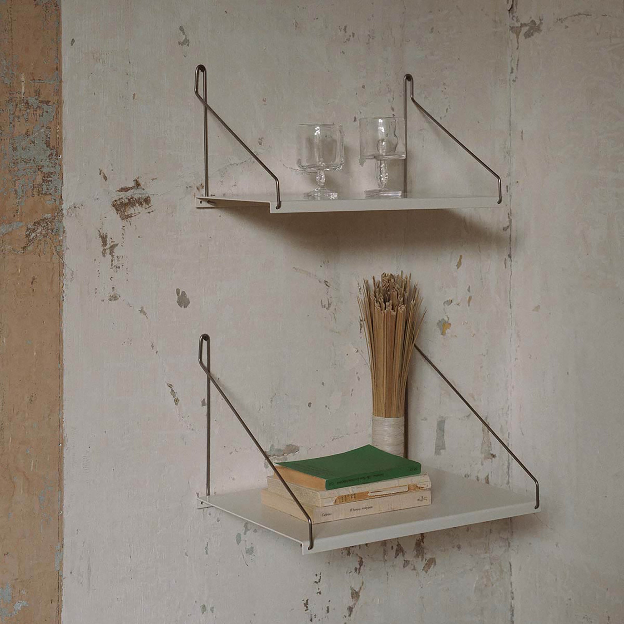 D27 Shelf