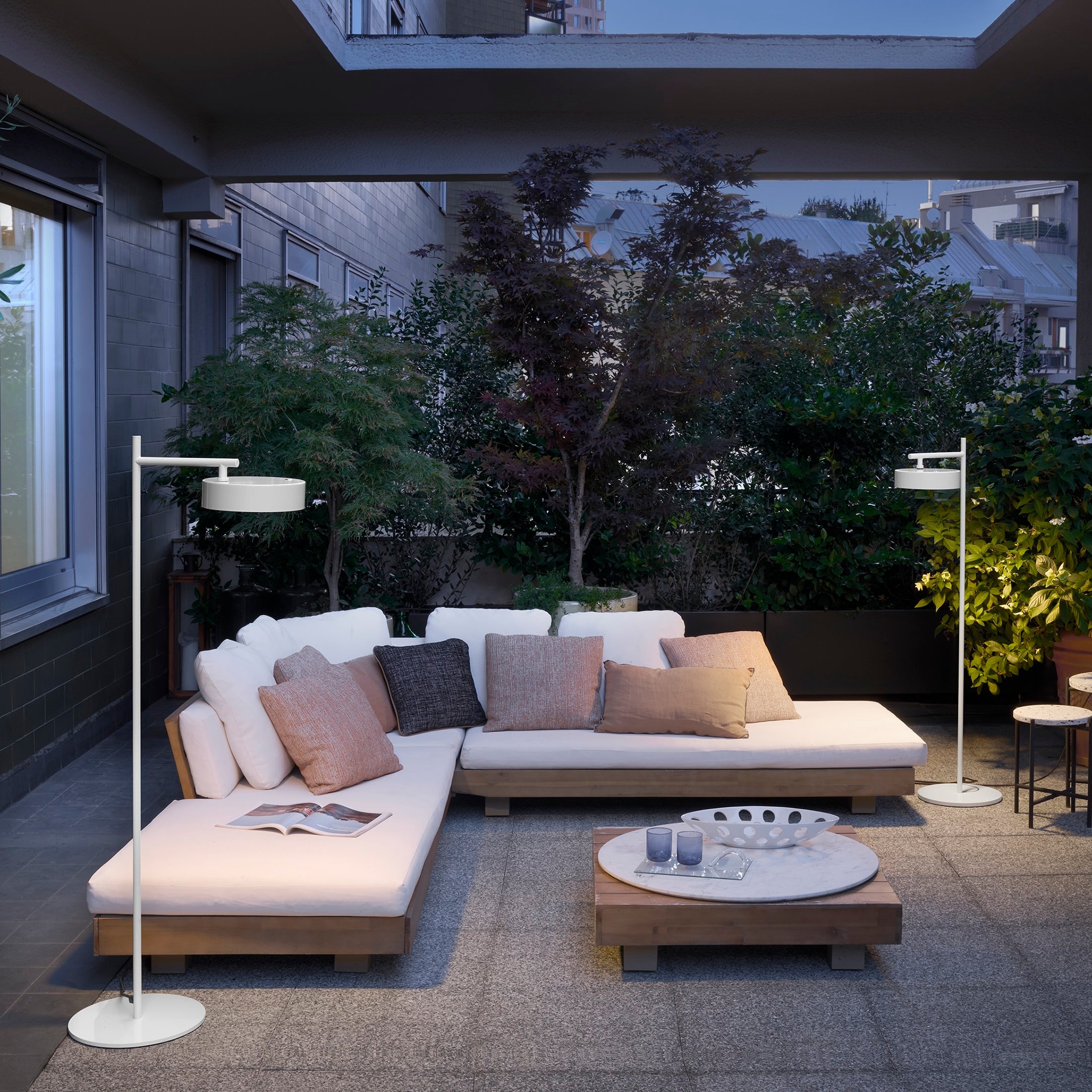 Berlin Floor Lamp: Outdoor