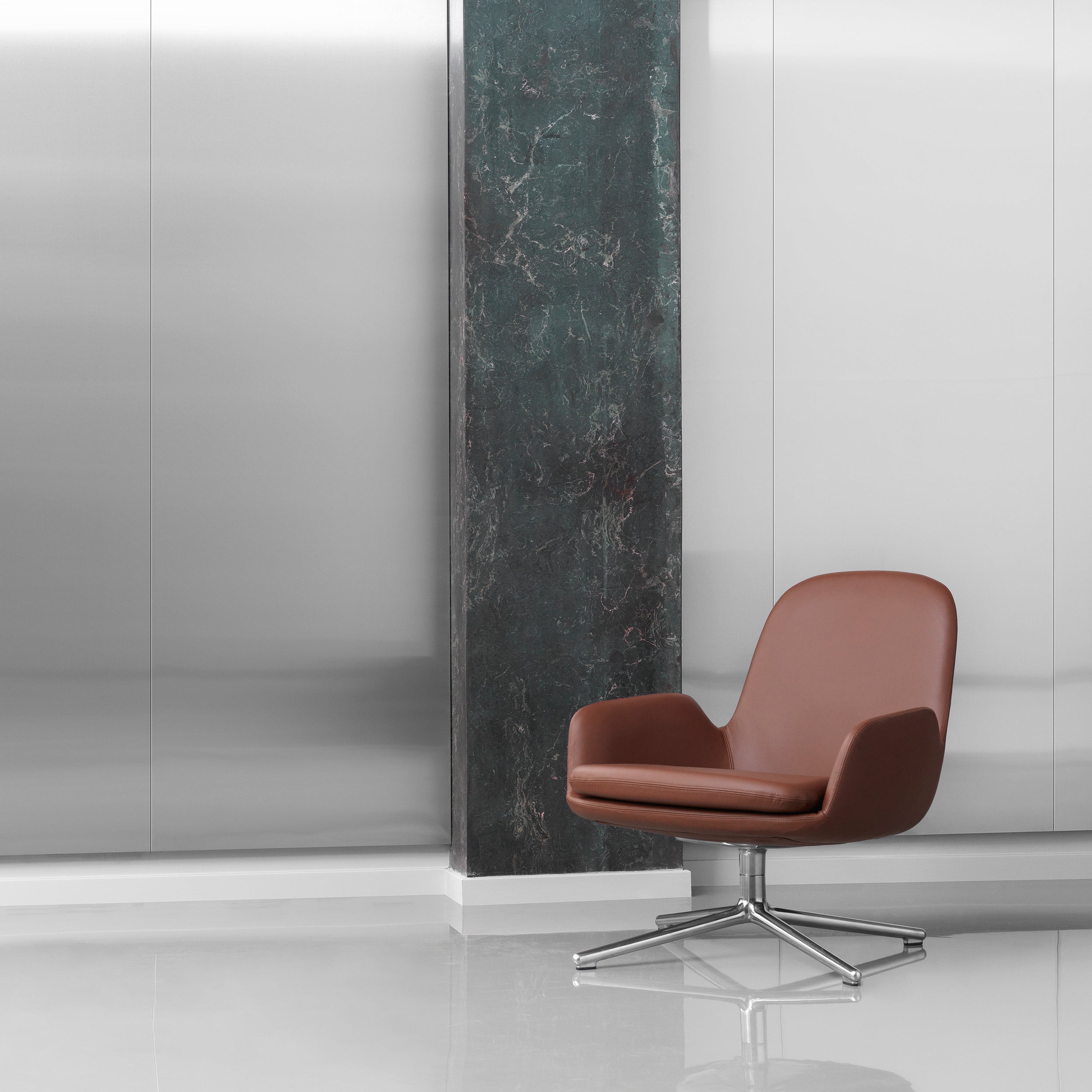 Era Lounge Chair Swivel: Low