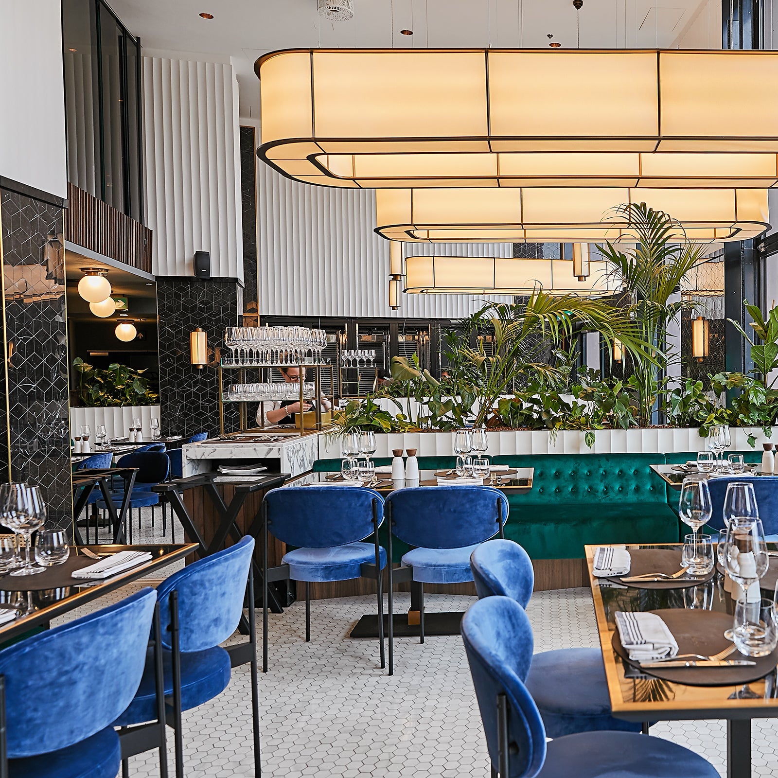 Series 430 Chair: Stacking