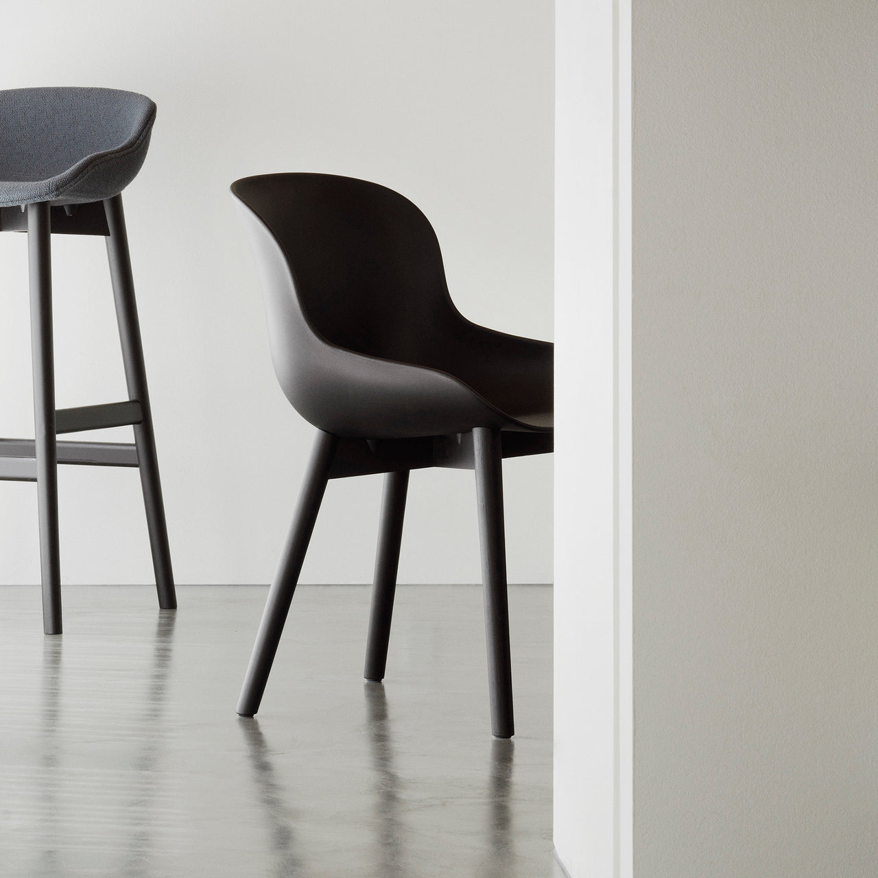 Hyg Chair: Wood Base