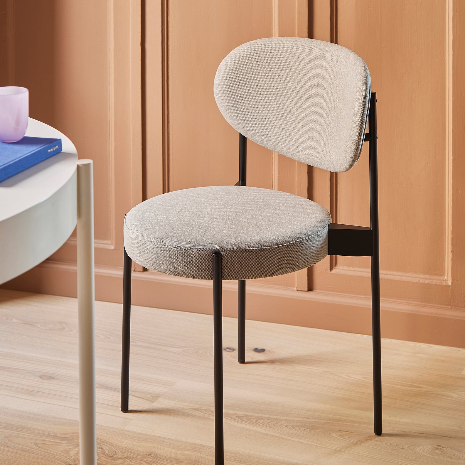 Series 430 Chair: Stacking