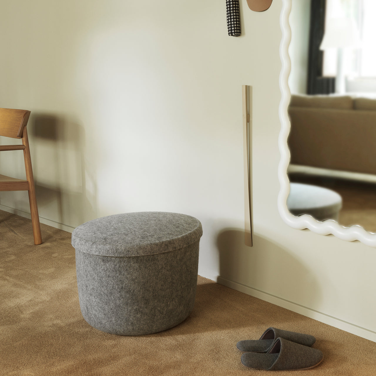 Hide Storage Pouf