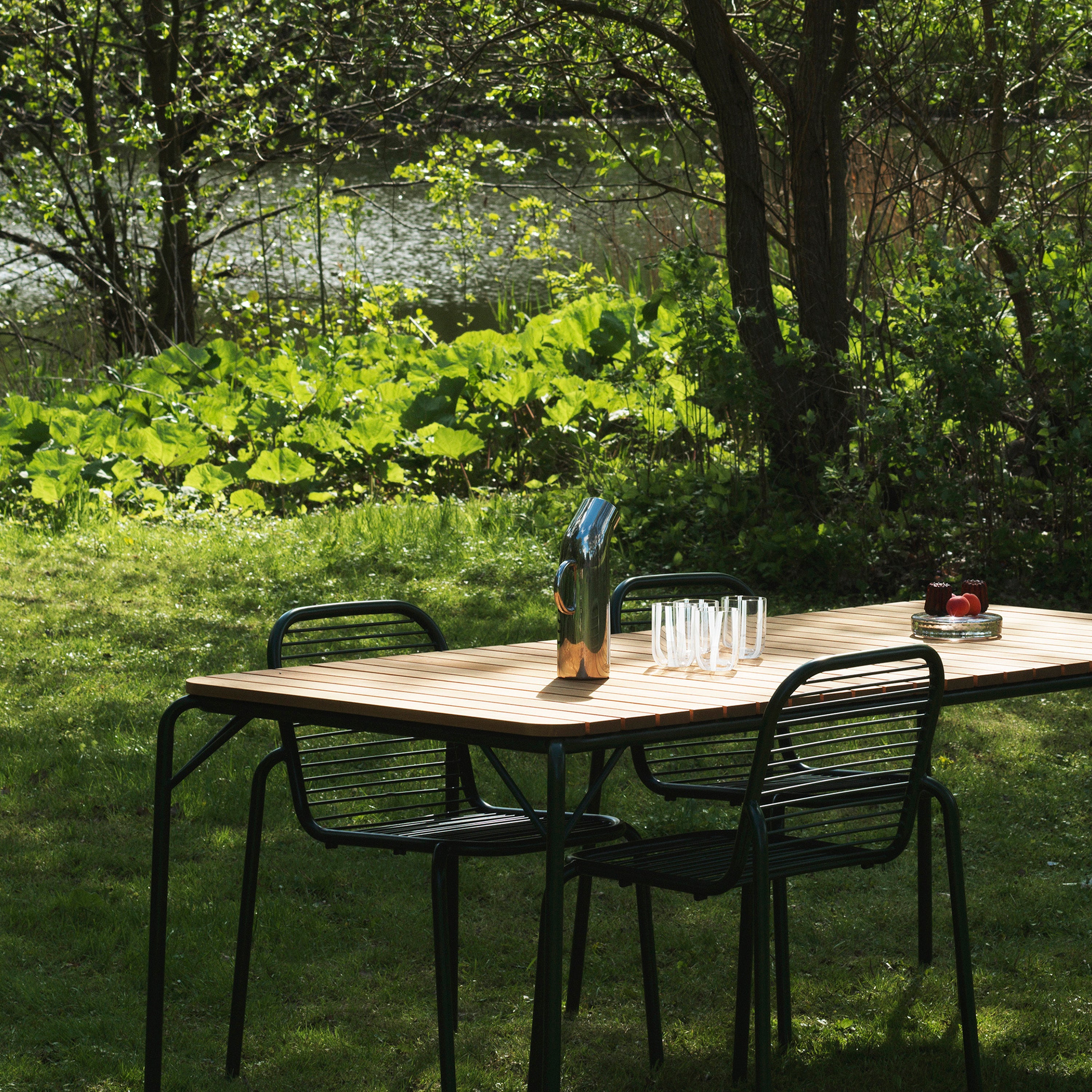 Vig Stacking Chair: Steel