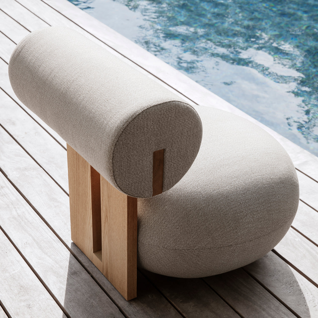 Hippo Lounge Chair: Outdoor