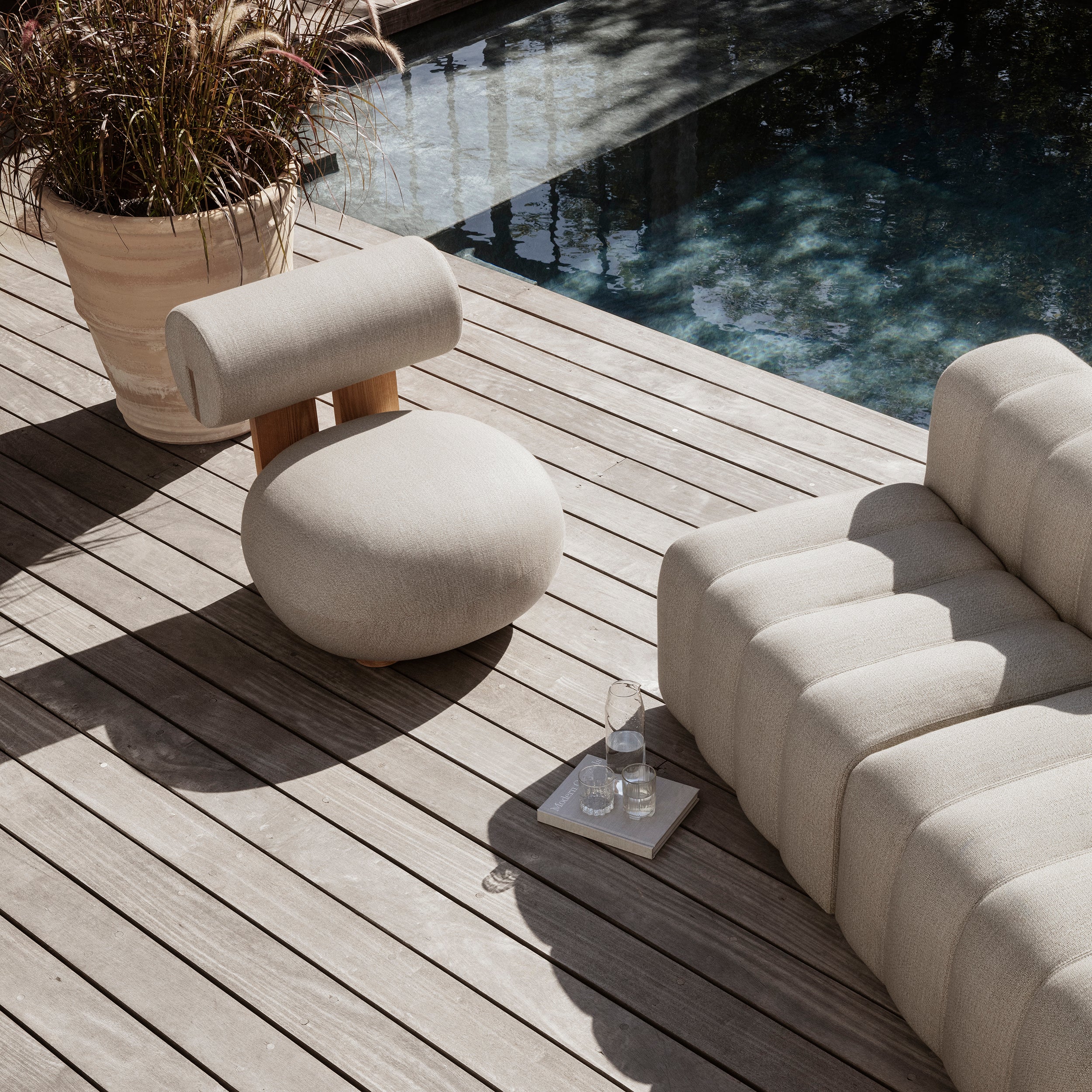 Hippo Lounge Chair: Outdoor