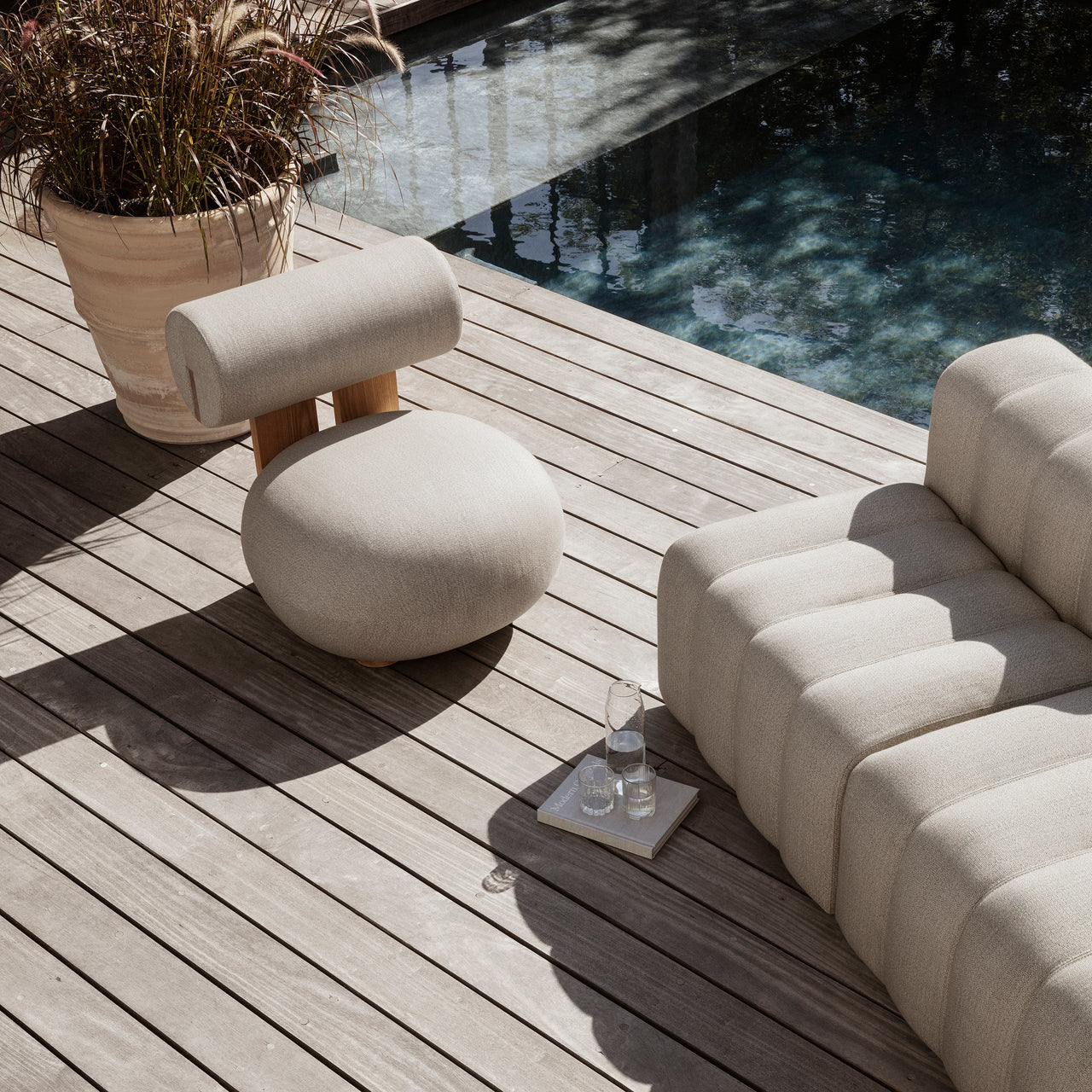 Hippo Lounge Chair: Outdoor