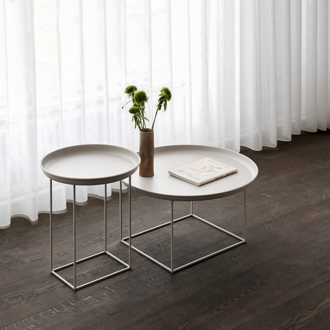 Duke Coffee Table: Medium
