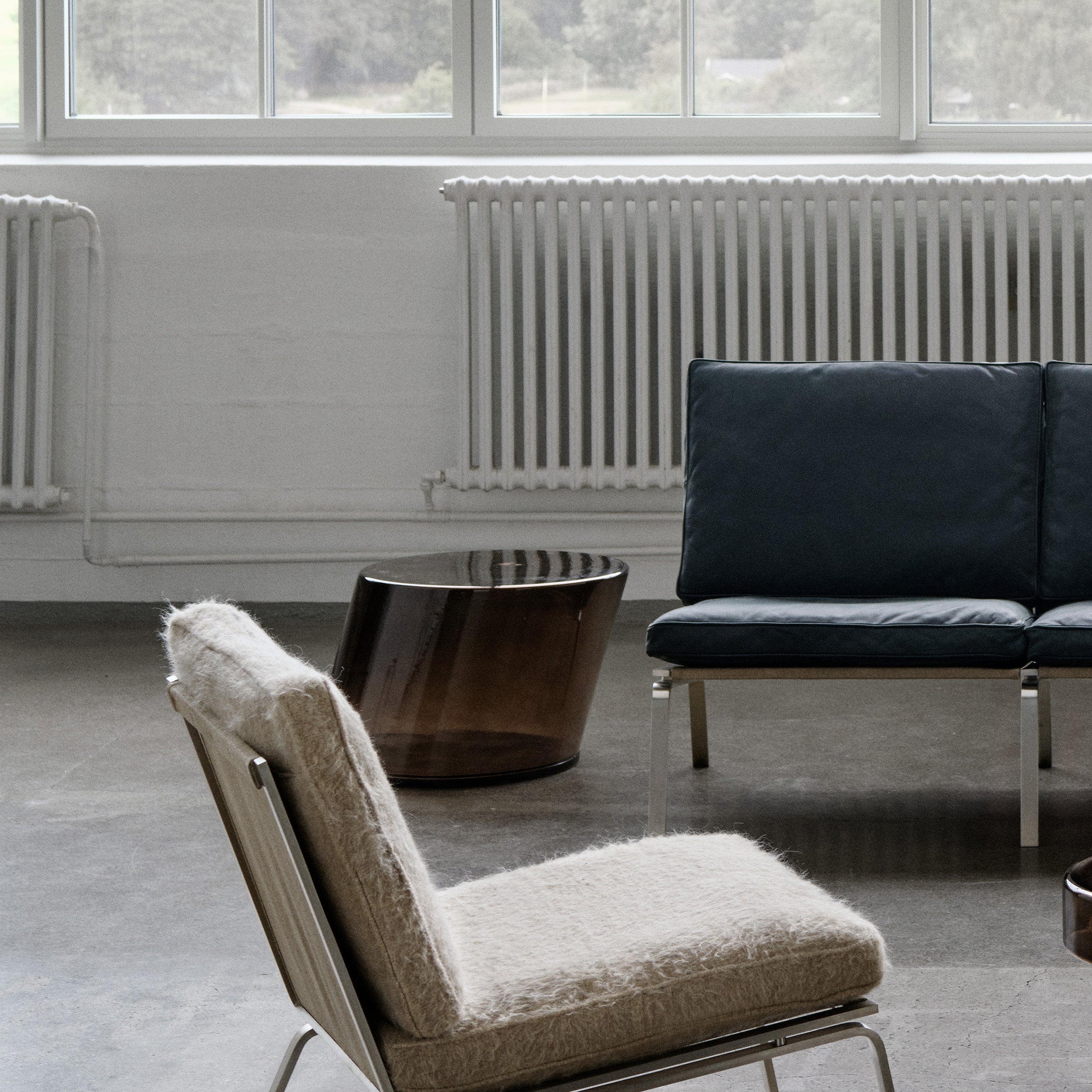 Tilt Coffee Table: Glass
