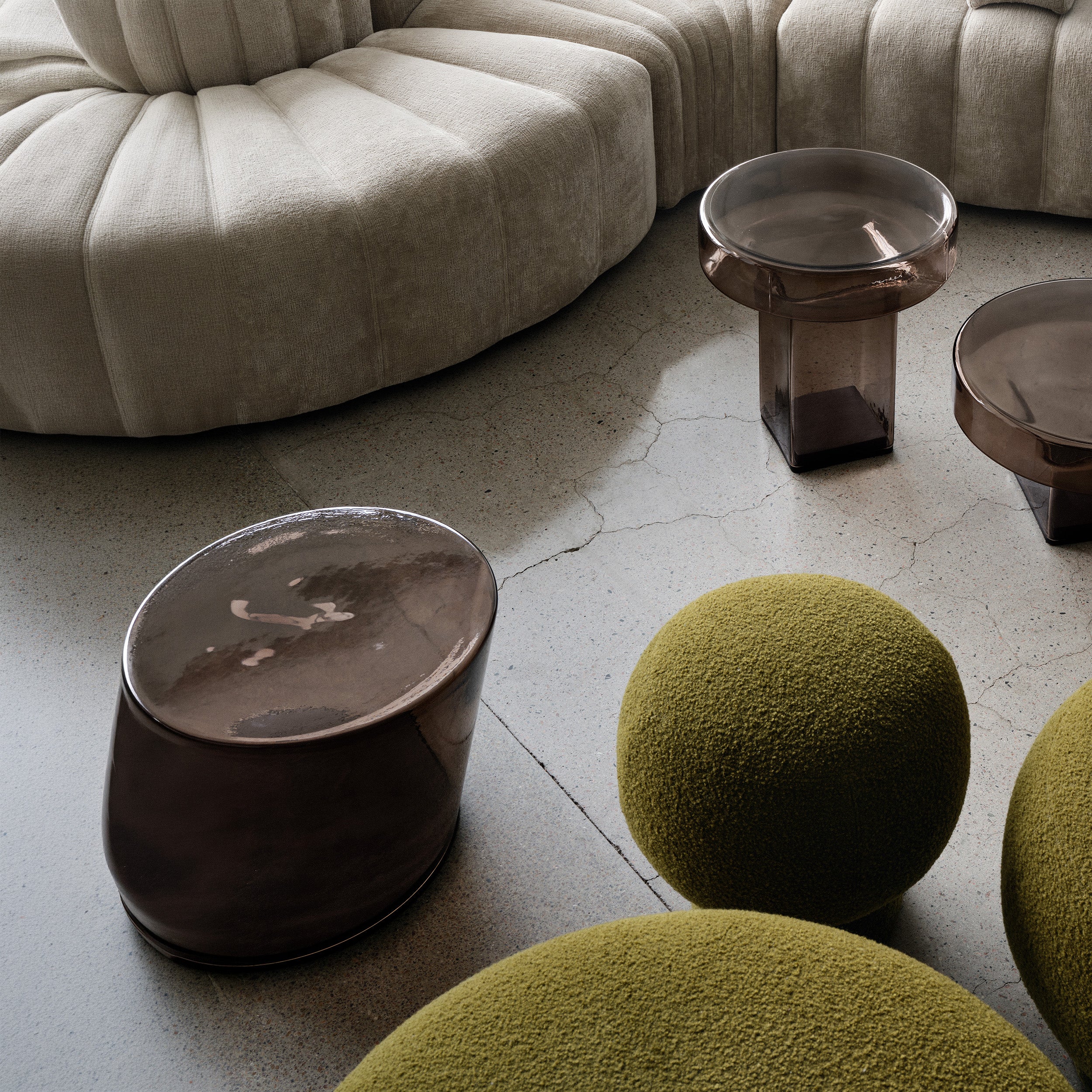 Tilt Coffee Table: Glass
