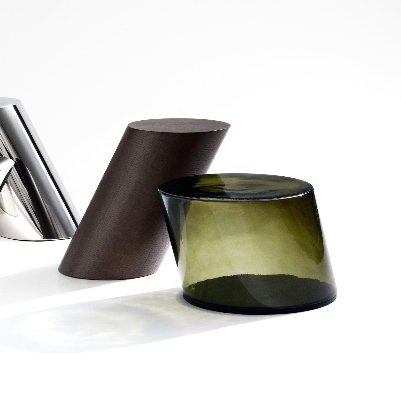 Tilt Coffee Table: Glass