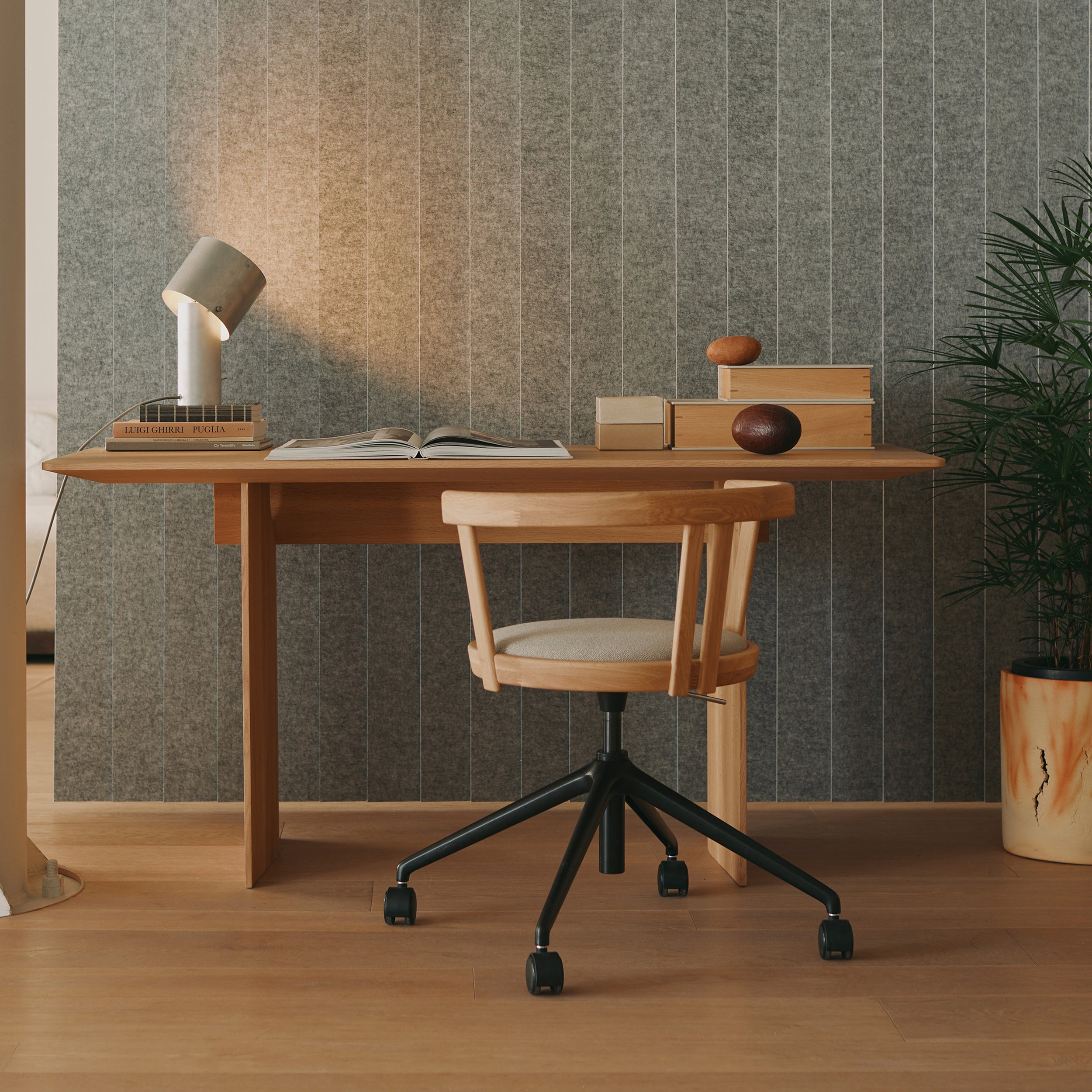 Azabu Hills Residence Task Chair N-TC01
