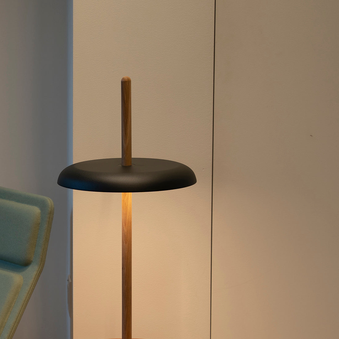 Nivél Portable Table Lamp