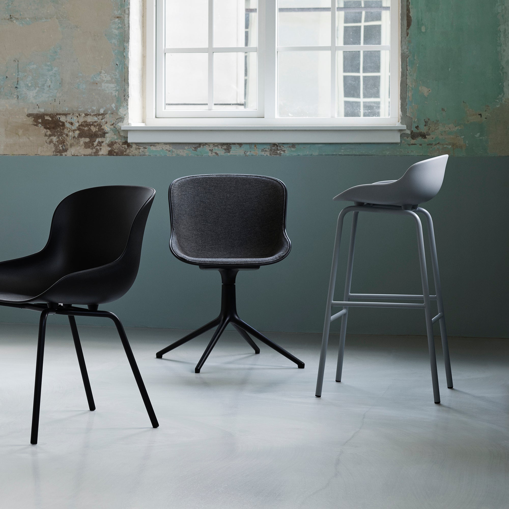 Hyg 4 Legs Swivel Chair: Front Upholstered