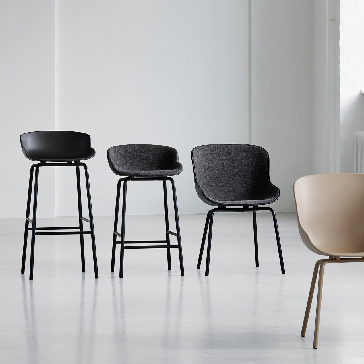 Hyg Chair: Steel Base + Front Upholstered