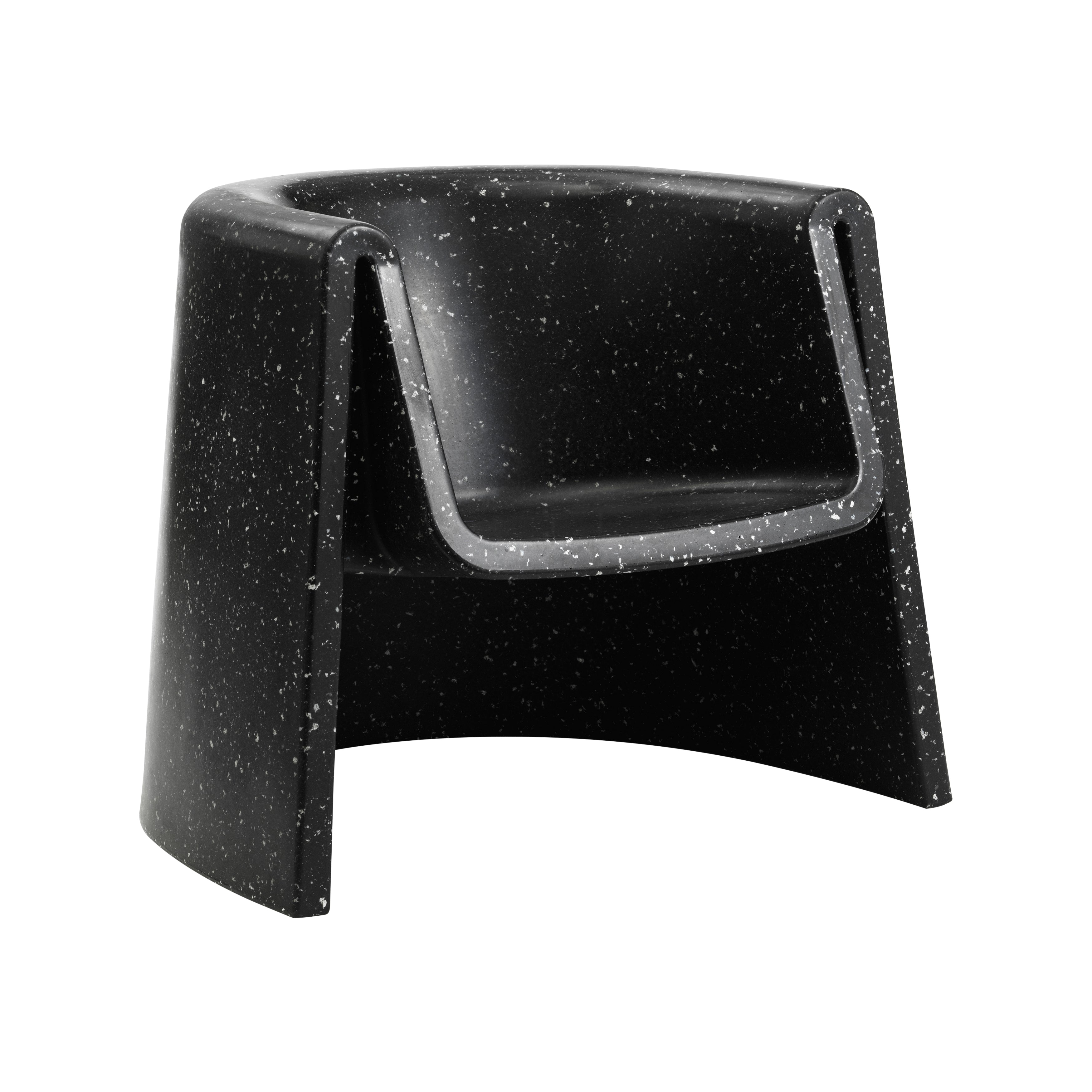 Bit Lounge Chair: Black