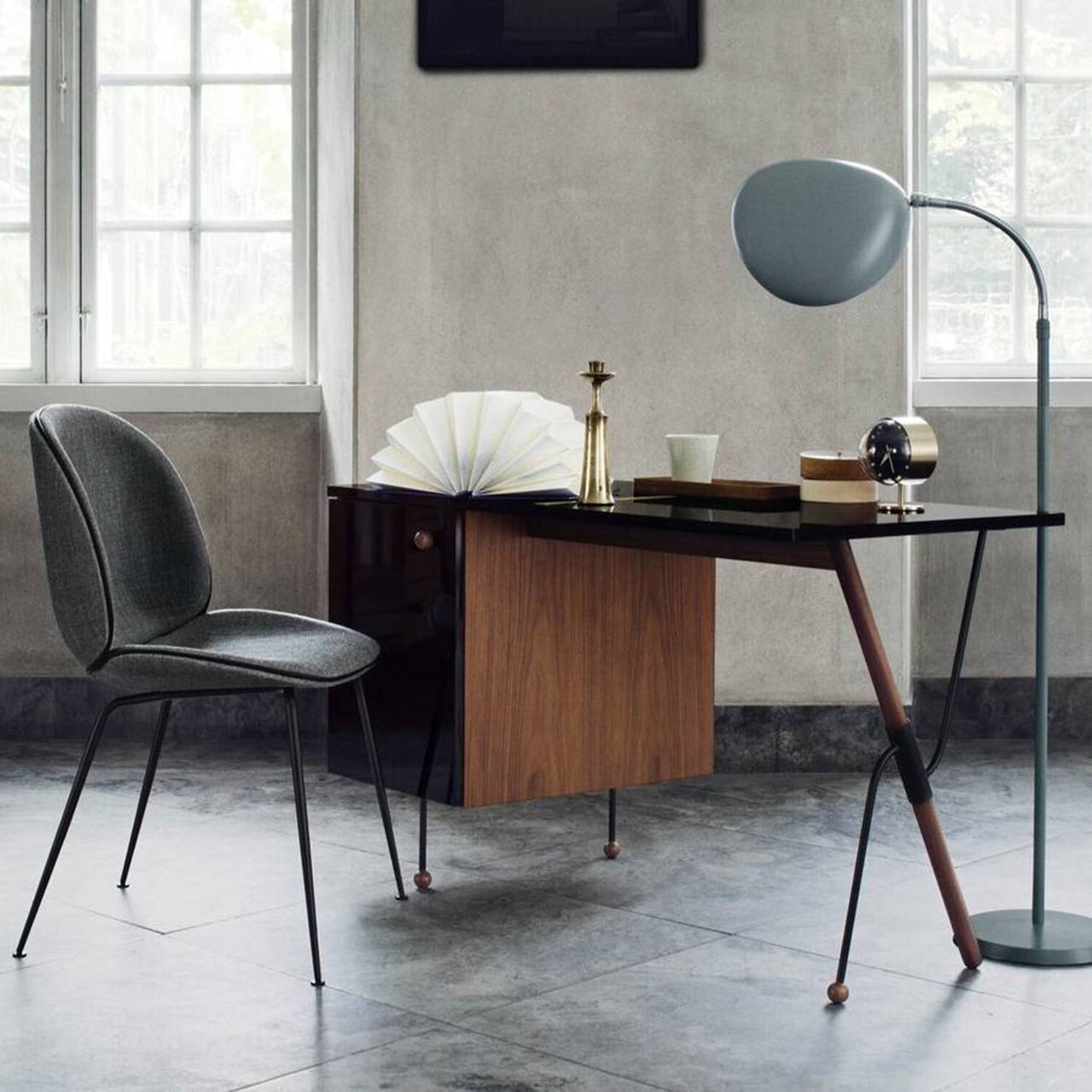 62 Desk: LS