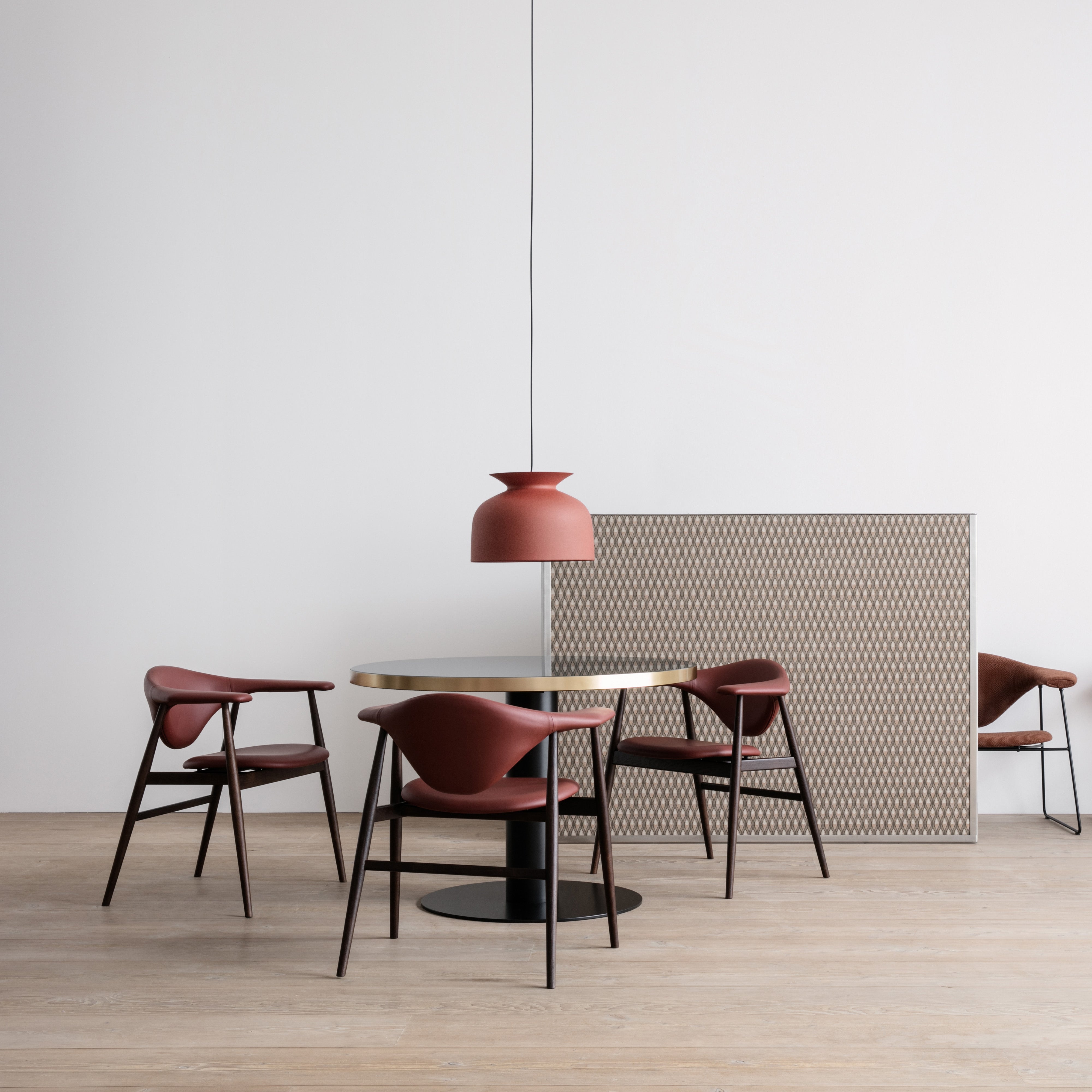 Masculo Dining Chair: Wood Base