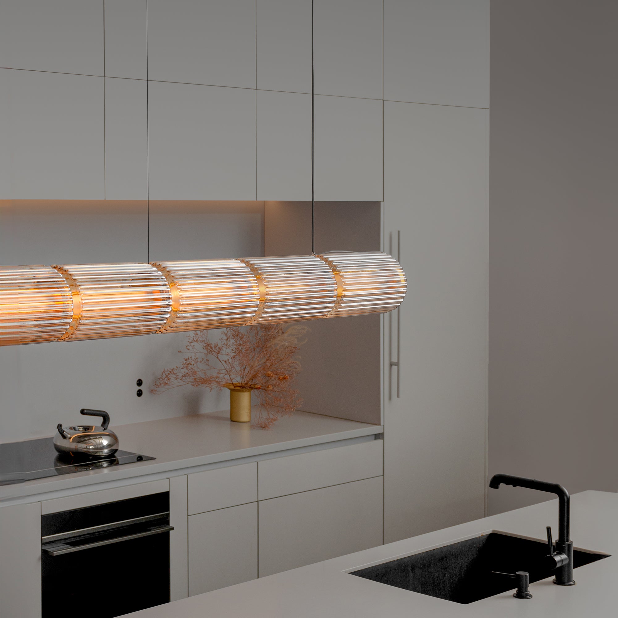 Column 175 Horizontal Pendant: 8 Units