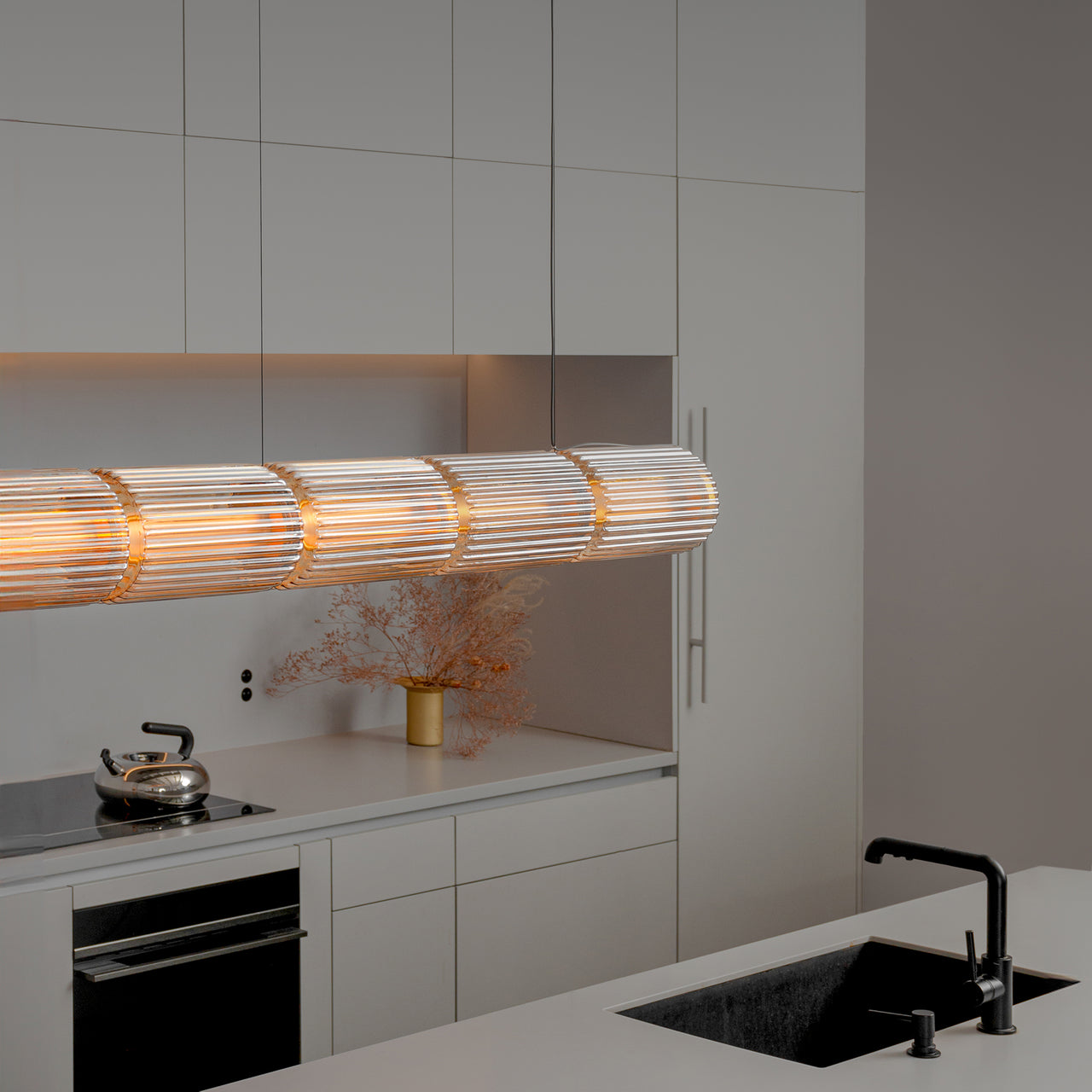 Column 175 Horizontal Pendant: 8 Units