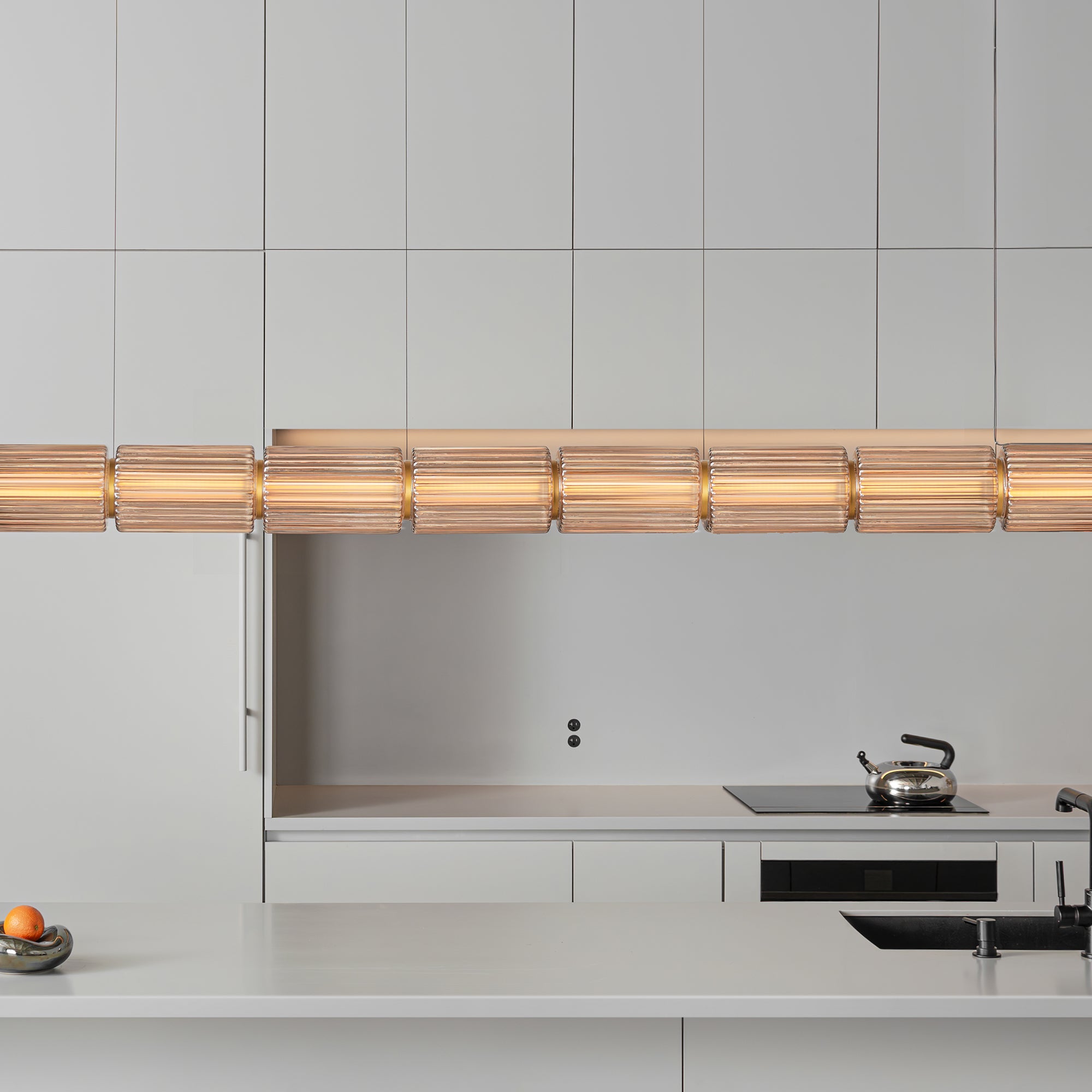 Column 300 Horizontal Pendant: 8 Units