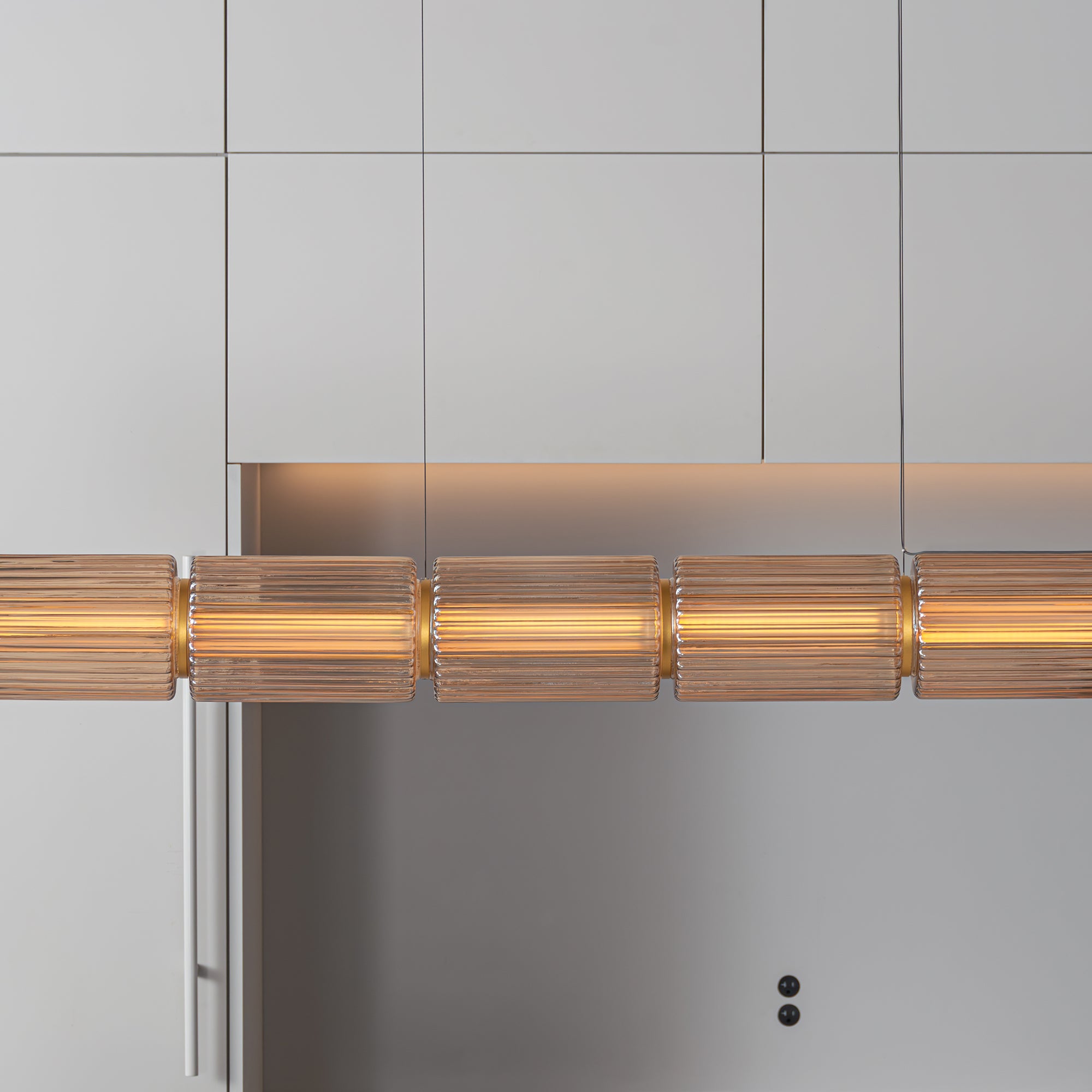 Column 175 Horizontal Pendant: 8 Units